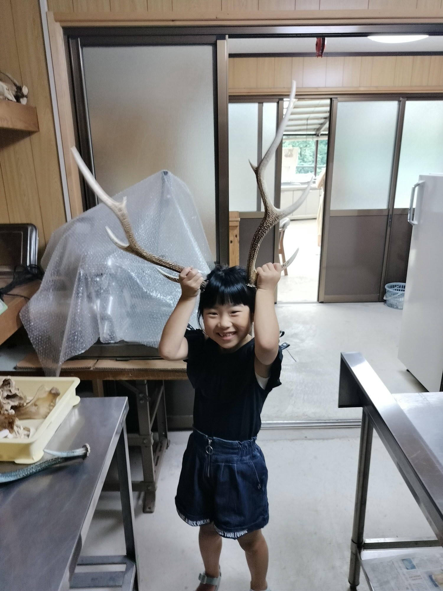 德島民宿┃打獵鹿爺爺秘境山上住一晚「うり坊(屋里坊)1泊2食鹿肉大餐拔麝香葡萄 JR阿波池田站接送 預約教學