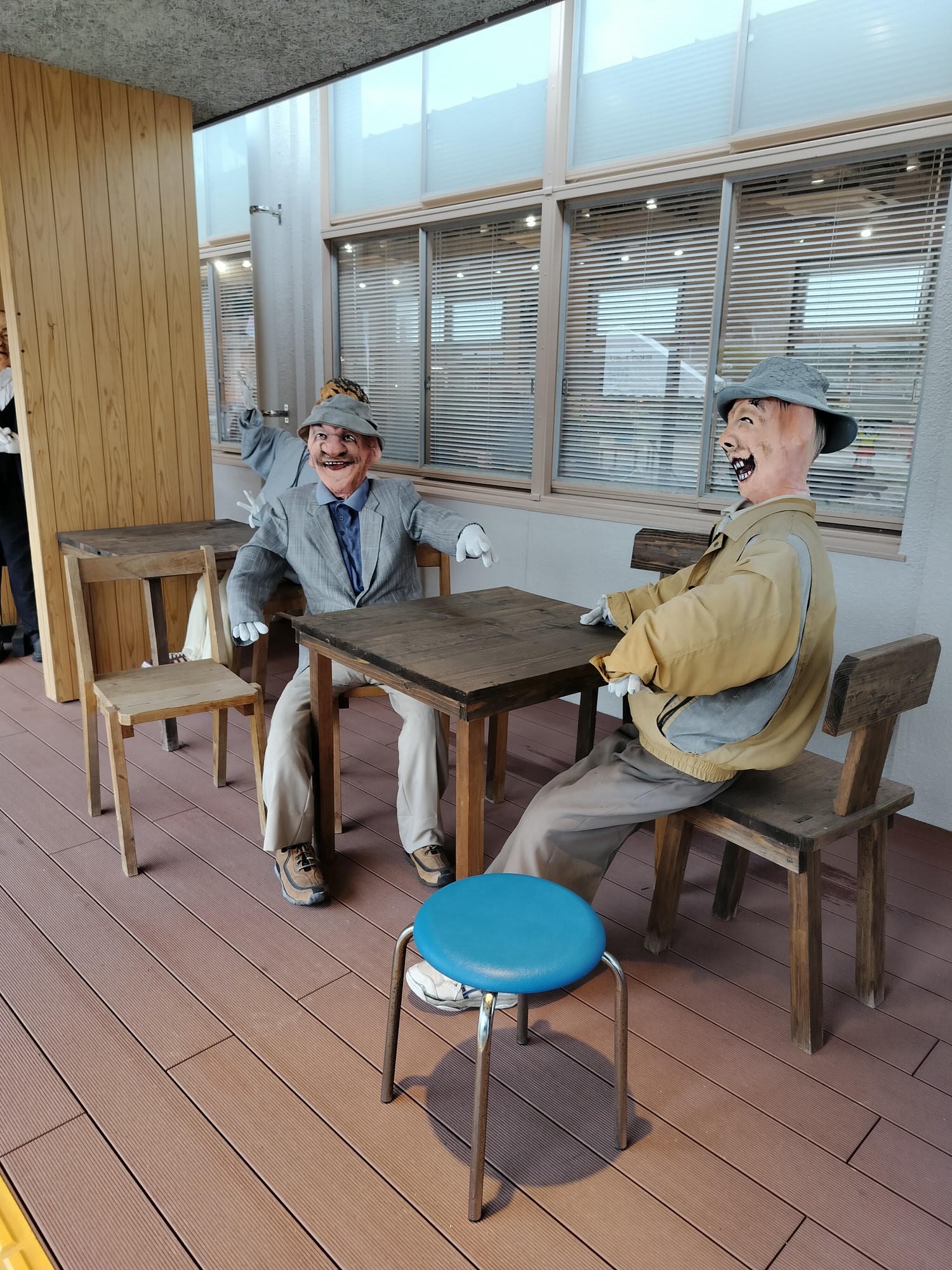 熊本天草┃小學校重生!600快樂村民都是假人「道之驛宮地岳稻草人村」特色景點 吃飯伴手禮蕎麥麵體驗 夏天挑戰測膽鬼屋天草自駕