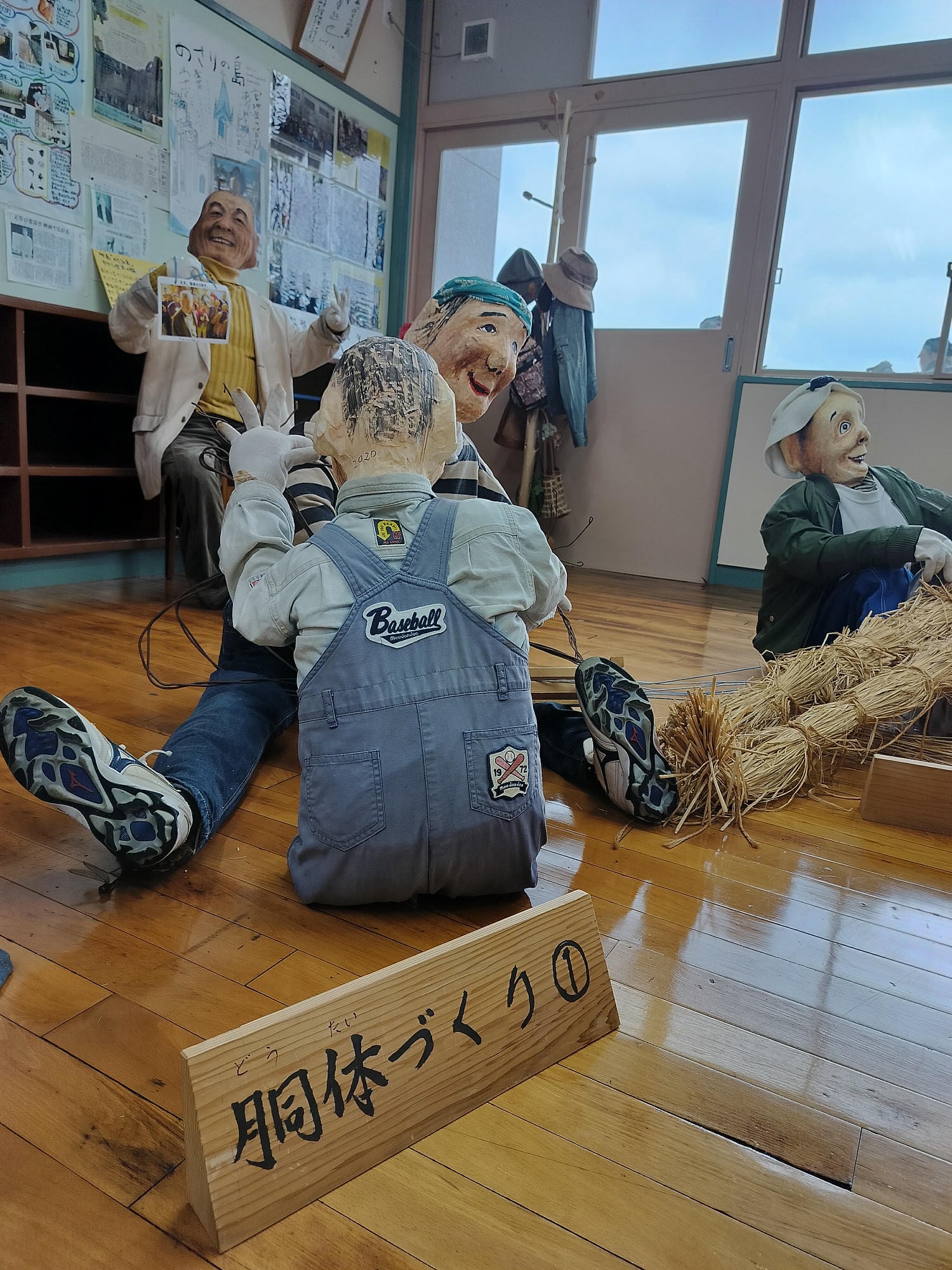 熊本天草景點┃快樂村民都是假人「道之驛宮地岳稻草人村」超有特色 熊本機場搭海豚小飛機30分到天草