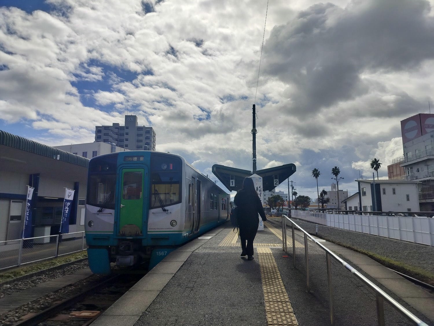 四國德島鳴門┃JR德島站去鳴門找「寶可夢彩繪人孔蓋」 水君 刺龍王 蚊香家族 計程車40分全捕獲 ポケふた