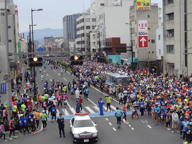 日本四國┃2017德島縣全馬馬拉松(10週年)四國最大 阿波舞全程加油 一路特產吃不完 超推