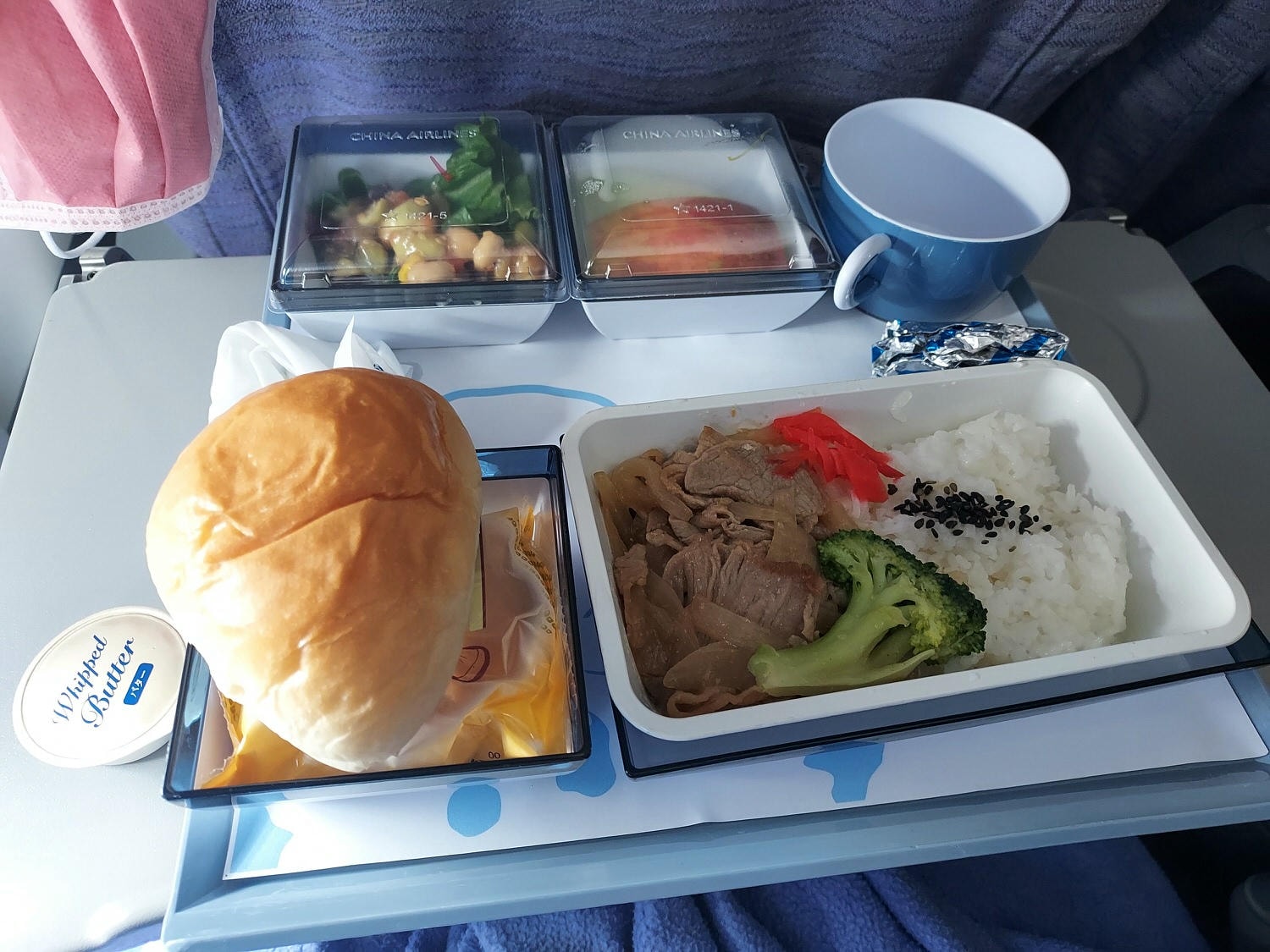 星宇航空┃ STARLUX Airlines星宇飛行記錄 星宇直飛熊本 德島 關西 名古屋 機上餐調酒圖多スターラックス航空