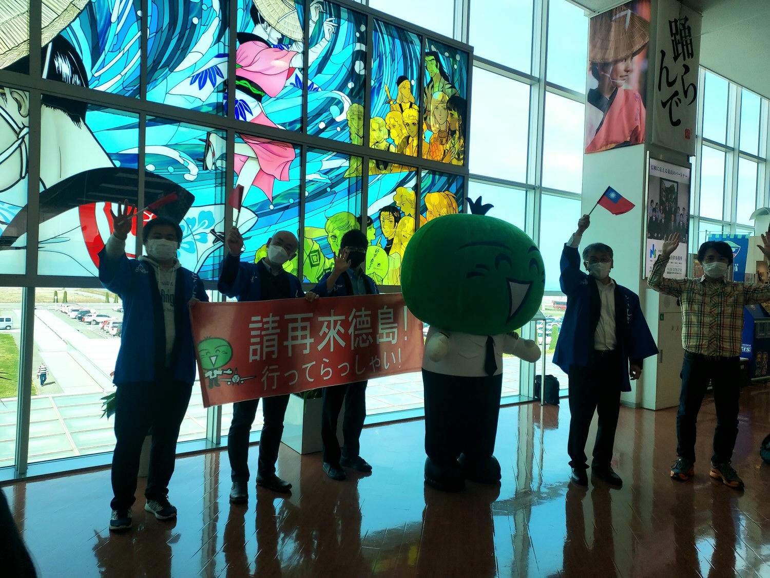 星宇航空┃ STARLUX Airlines星宇飛行記錄 星宇直飛熊本 德島 關西 名古屋 機上餐調酒圖多スターラックス航空