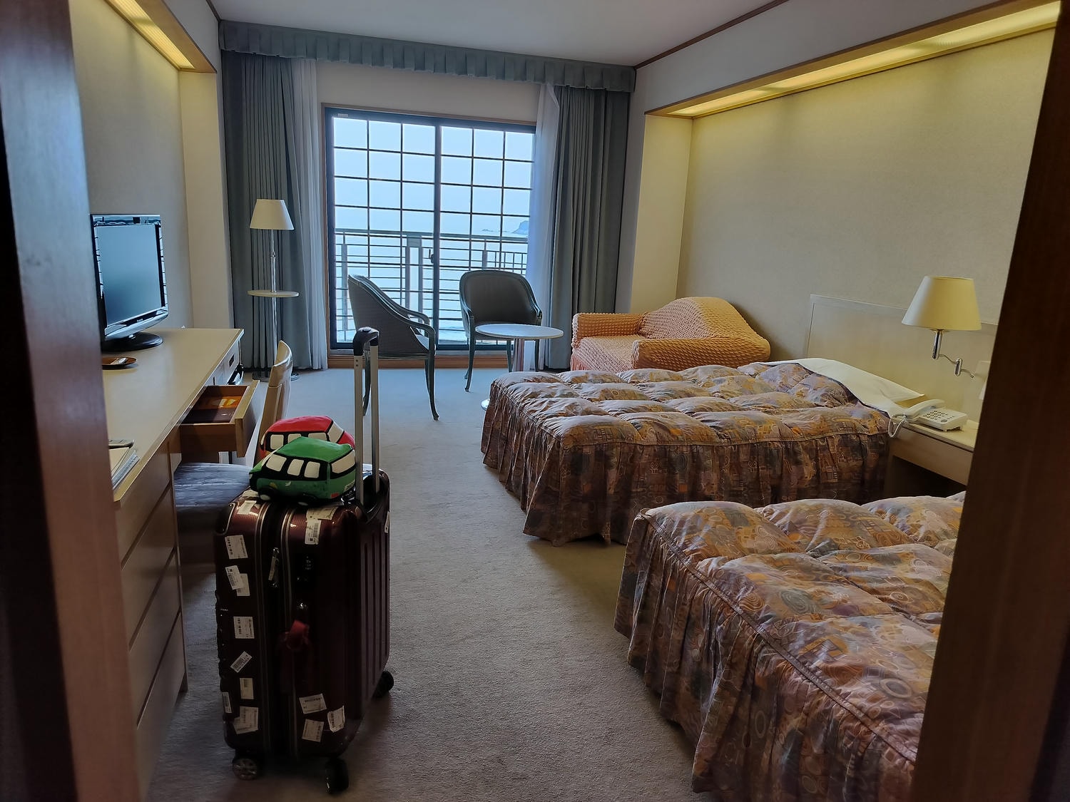 德島南部住宿┃宍喰溫泉海景飯店(HOTEL RIVIERA SHISHIKUI) 天然溫泉 鐵道路DMV下車 沙灘晨跑價格親民 - 第1張圖 德島南部住宿┃宍喰溫泉海景飯店(HOTEL RIVIERA SHISHIKUI) 天然溫泉 鐵道路DMV下車 沙灘晨跑價格親民