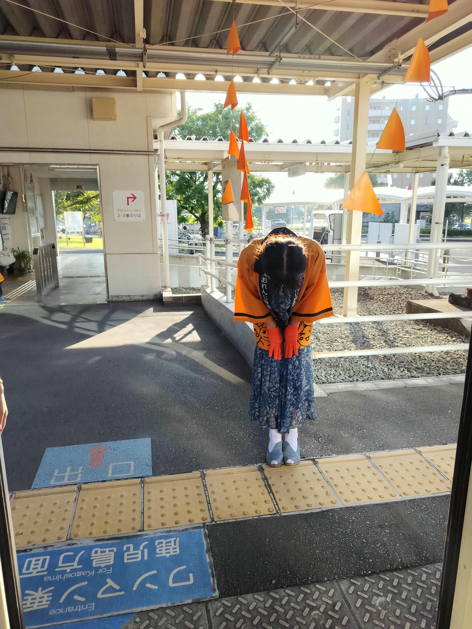 熊本觀光列車┃優雅高級!肥薩橘子鐵道「橘子食堂」 移動餐廳慢嚐美食 招牌夕陽海景 蜜柑啤酒 夏季出水到新八代