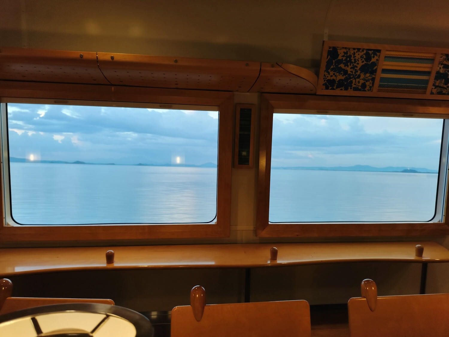 熊本觀光列車┃優雅高級!肥薩橘子鐵道「橘子食堂」 移動餐廳慢嚐美食 招牌夕陽海景 蜜柑啤酒 夏季出水到新八代