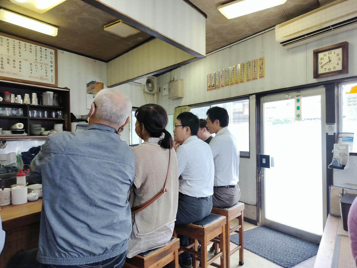 鳥取美食┃鳥取市超愛這三家 cafe bloom坐在海邊喝咖啡 孤獨美食家親民「牛雜鐵板炒麵」 猛者蝦「村上水產」