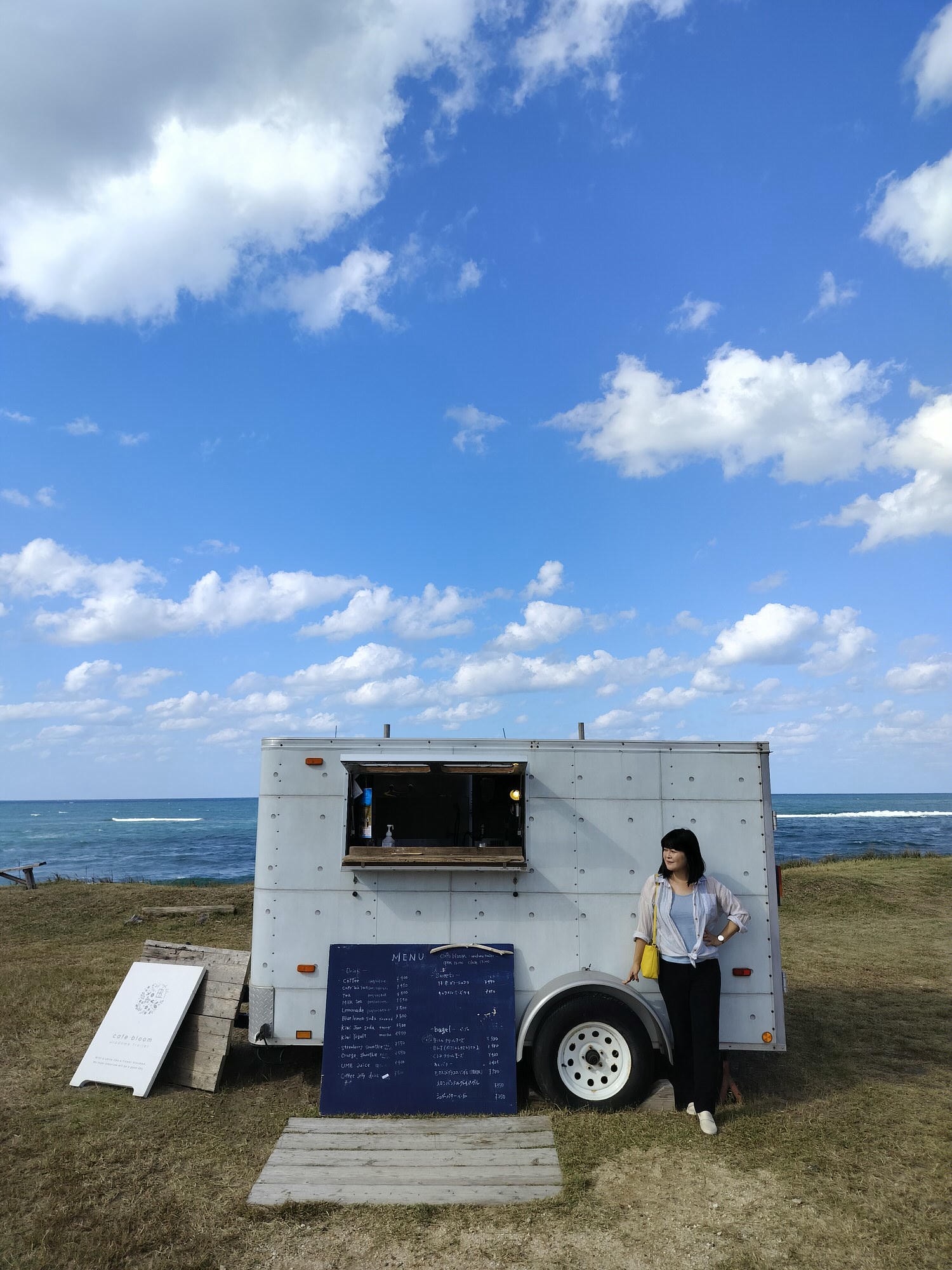 鳥取美食┃鳥取市超愛這三家 cafe bloom坐在海邊喝咖啡 孤獨美食家親民「牛雜鐵板炒麵」 猛者蝦「村上水產」