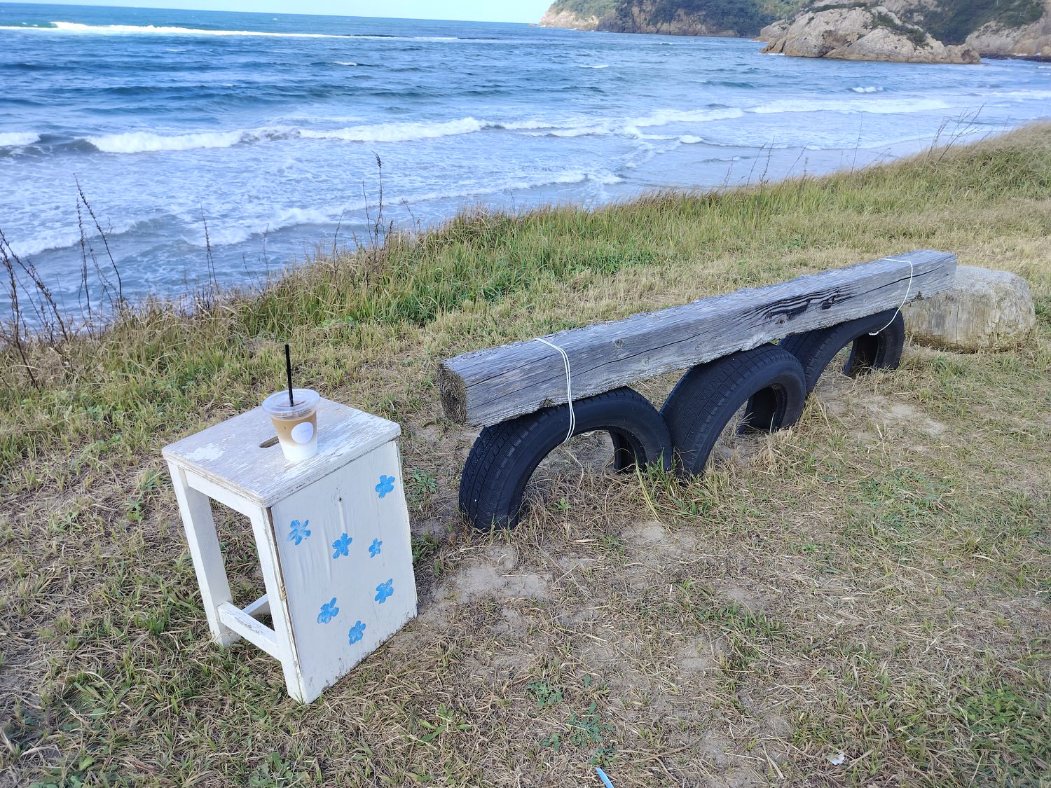 鳥取美食┃鳥取市超愛這三家 cafe bloom坐在海邊喝咖啡 孤獨美食家親民「牛雜鐵板炒麵」 猛者蝦「村上水產」