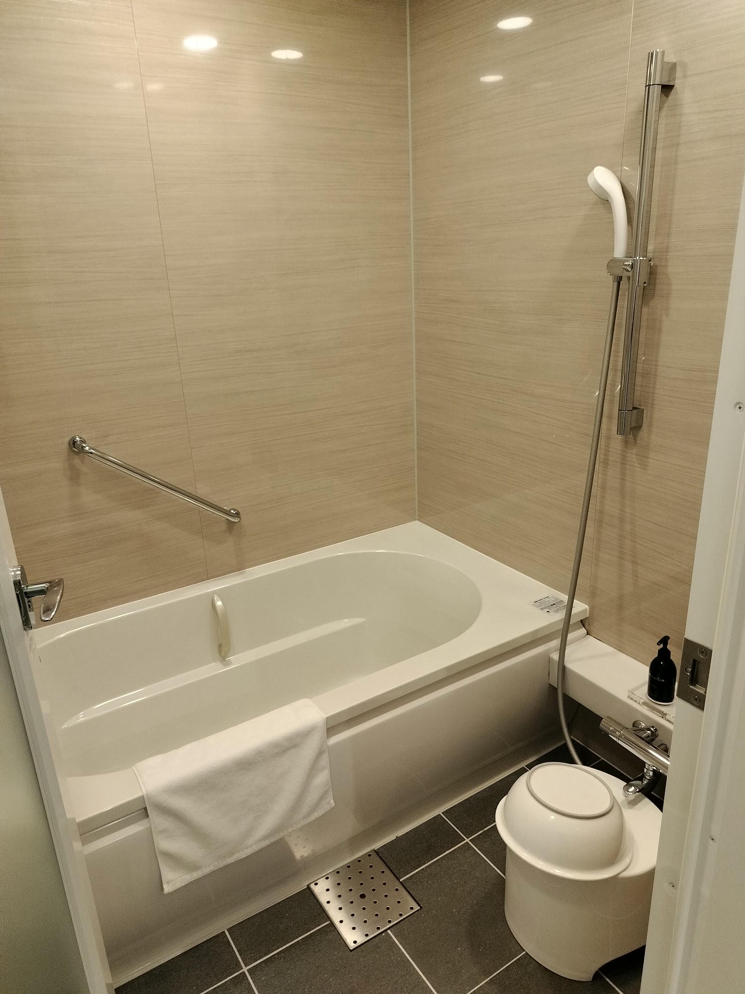 神戶住宿┃豪華溫泉高質感!神戶港溫泉蓮(神戸みなと温泉蓮)房間很大 免費接駁近三宮元町 átoa藝術水族館走2分