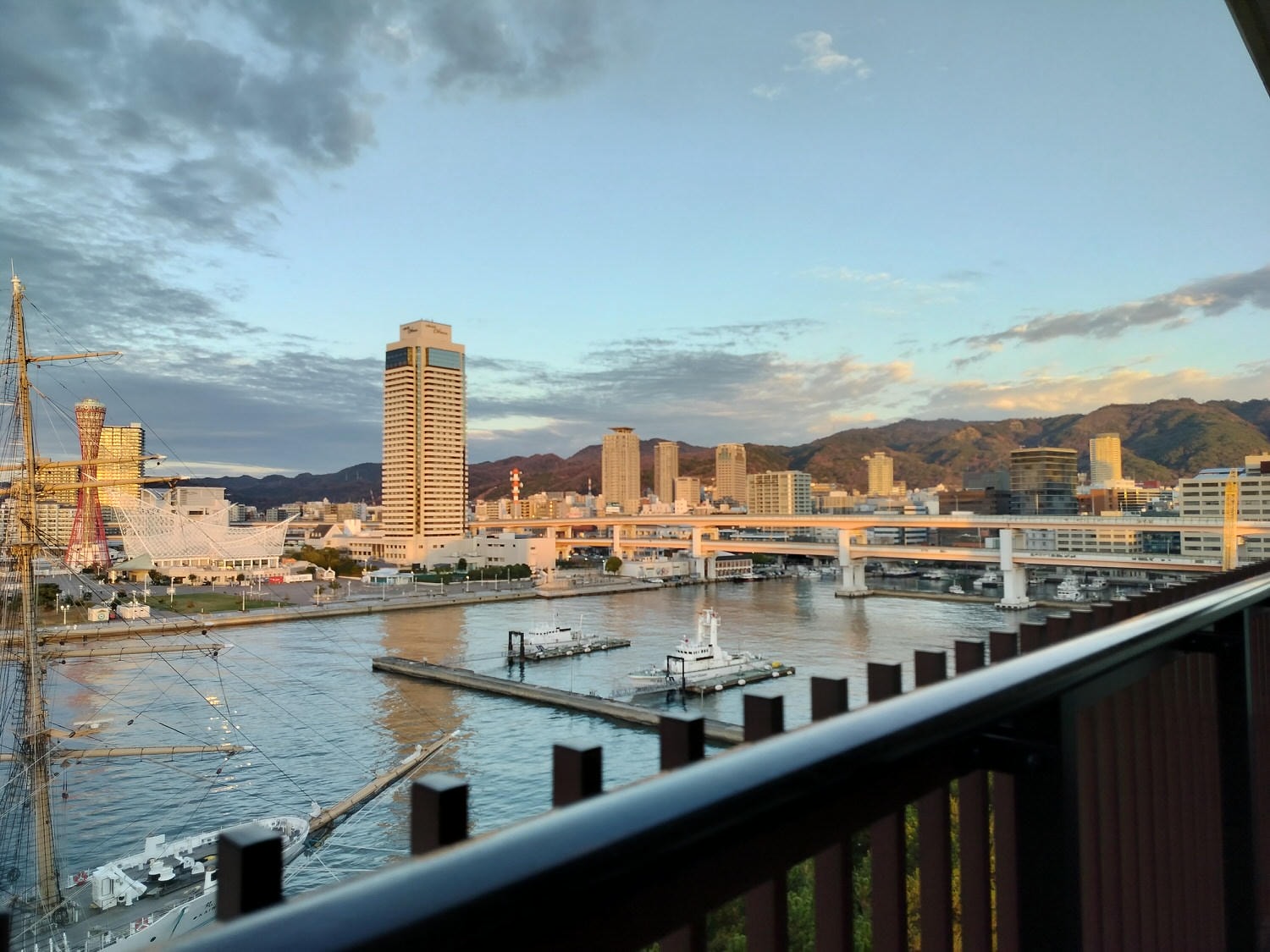 神戶住宿┃豪華溫泉高質感!神戶港溫泉蓮(神戸みなと温泉蓮)房間很大 免費接駁近三宮元町 átoa藝術水族館走2分