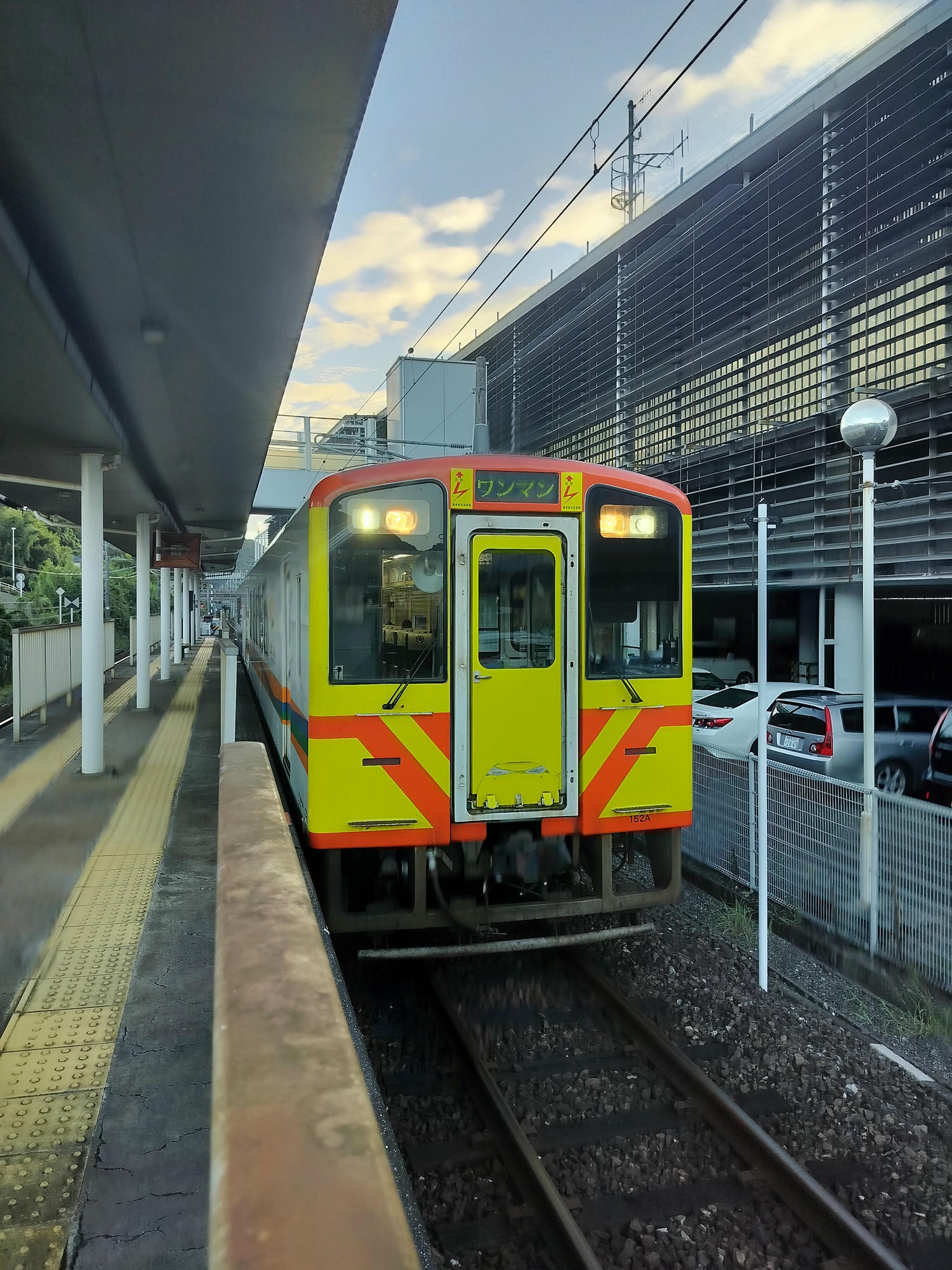 熊本交通┃JR八代站搭肥薩橘子鐵道(橘子咖啡) 帶回雙層便當賞海景 酷洛米美樂蒂彩繪 鹿兒島出水站箱崎八幡神社