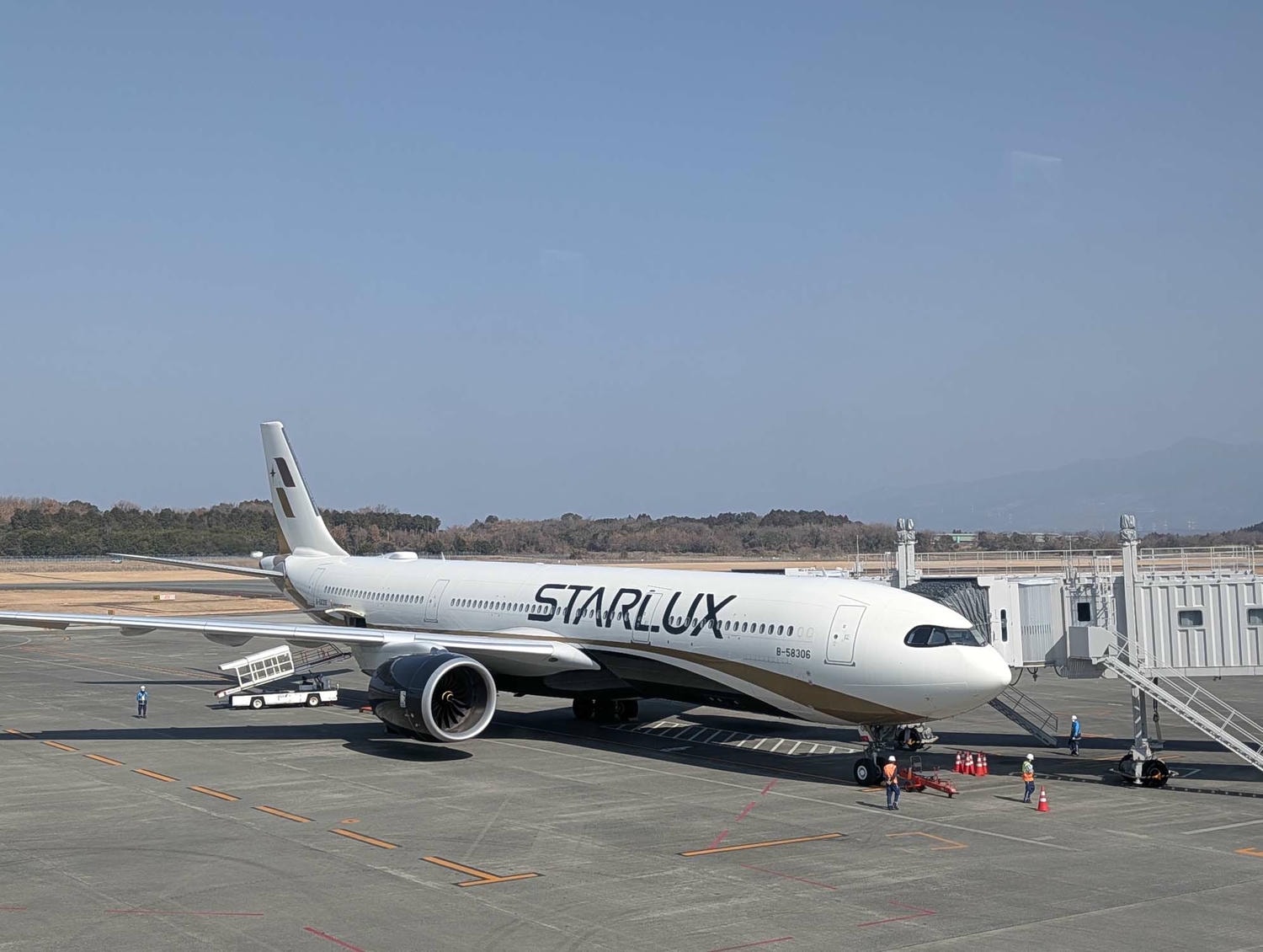 星宇航空┃ STARLUX Airlines星宇飛行記錄 星宇直飛熊本 德島 關西 名古屋 機上餐調酒圖多スターラックス航空