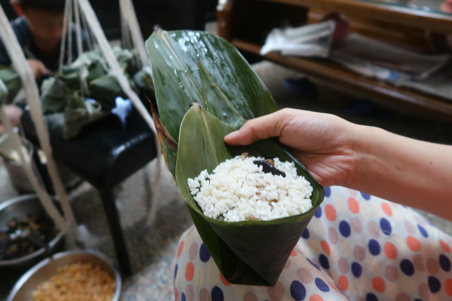 日常記錄┃媽媽包的肉粽超香 自家包的水餃顆顆飽滿 お母さんが手作りの水餃子と粽~台湾粽が美味しくて大好きな味