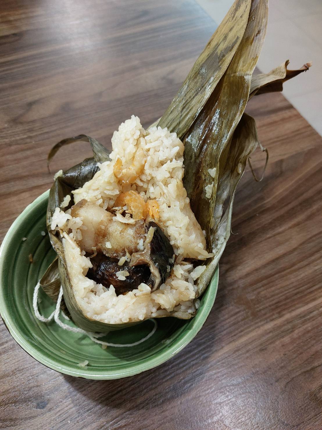 日常記錄┃媽媽包的肉粽超香 自家包的水餃顆顆飽滿 お母さんが手作りの水餃子と粽~台湾粽が美味しくて大好きな味