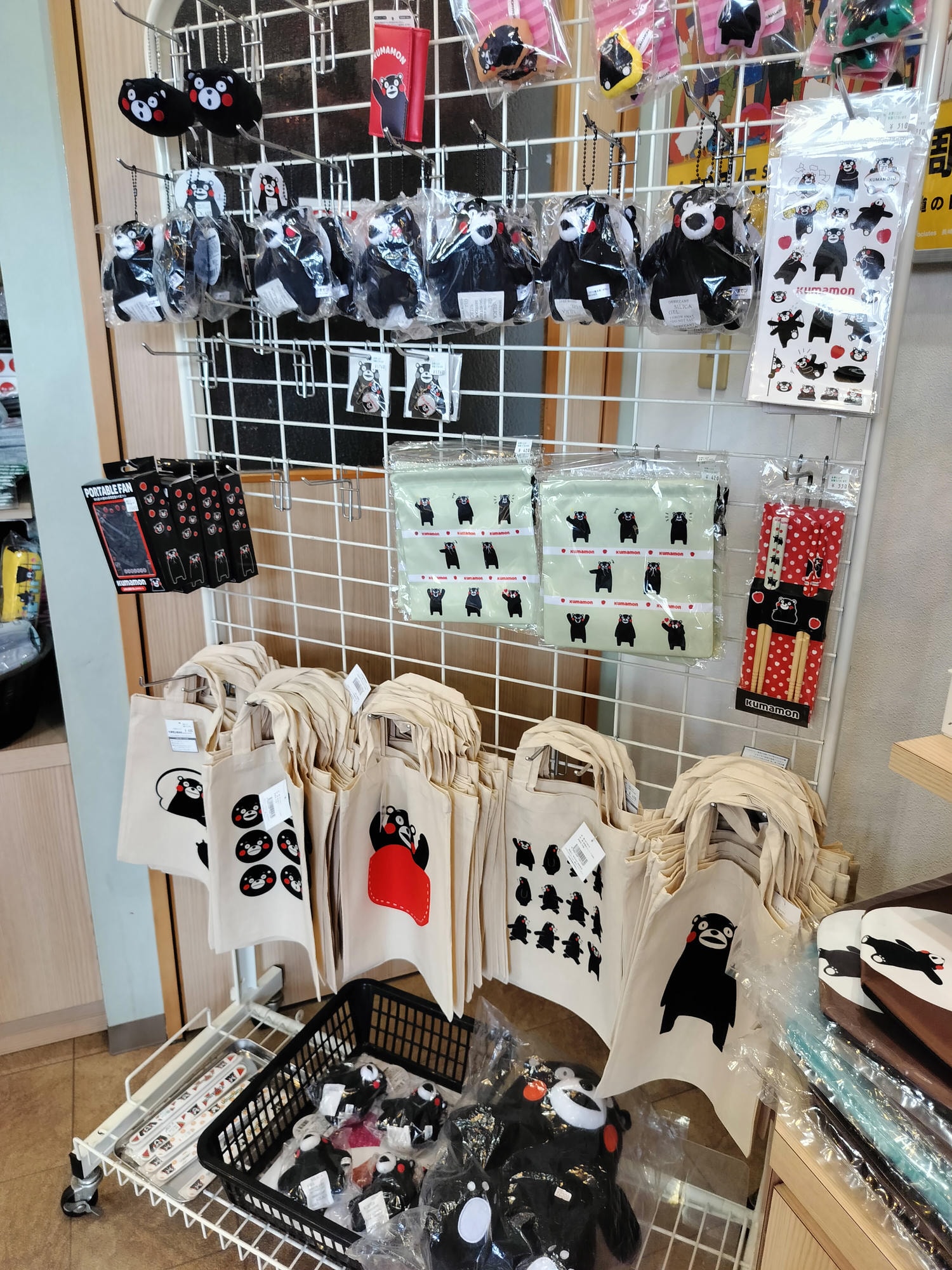 熊本路面交通┃熊本市二大電鐵整理「萌熊電鐵」+「路面電車」怎麼搭?電車一日券500日幣 北熊本站買熊本熊週邊