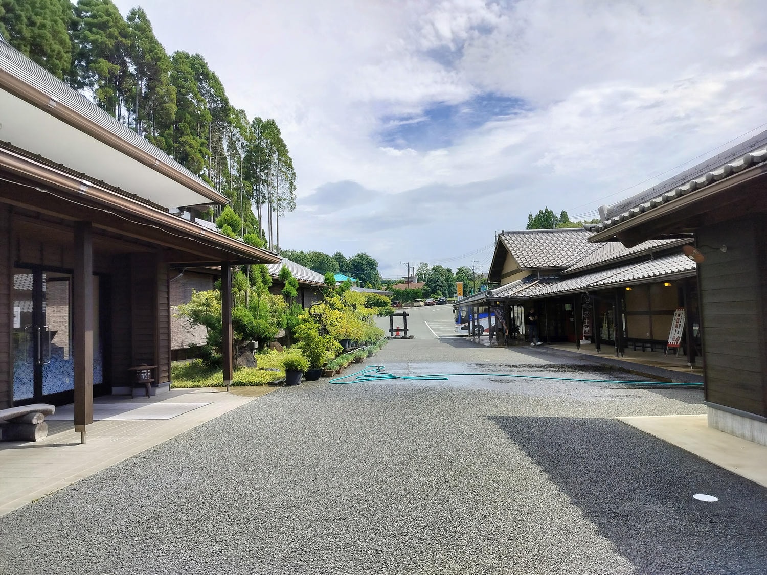 熊本玉名餐廳┃大團自駕推薦!菊水之里(きくすいの里)吃午餐買伴手禮 套餐吃很飽大蕃茄超好吃!服務親切停車場大巴ok