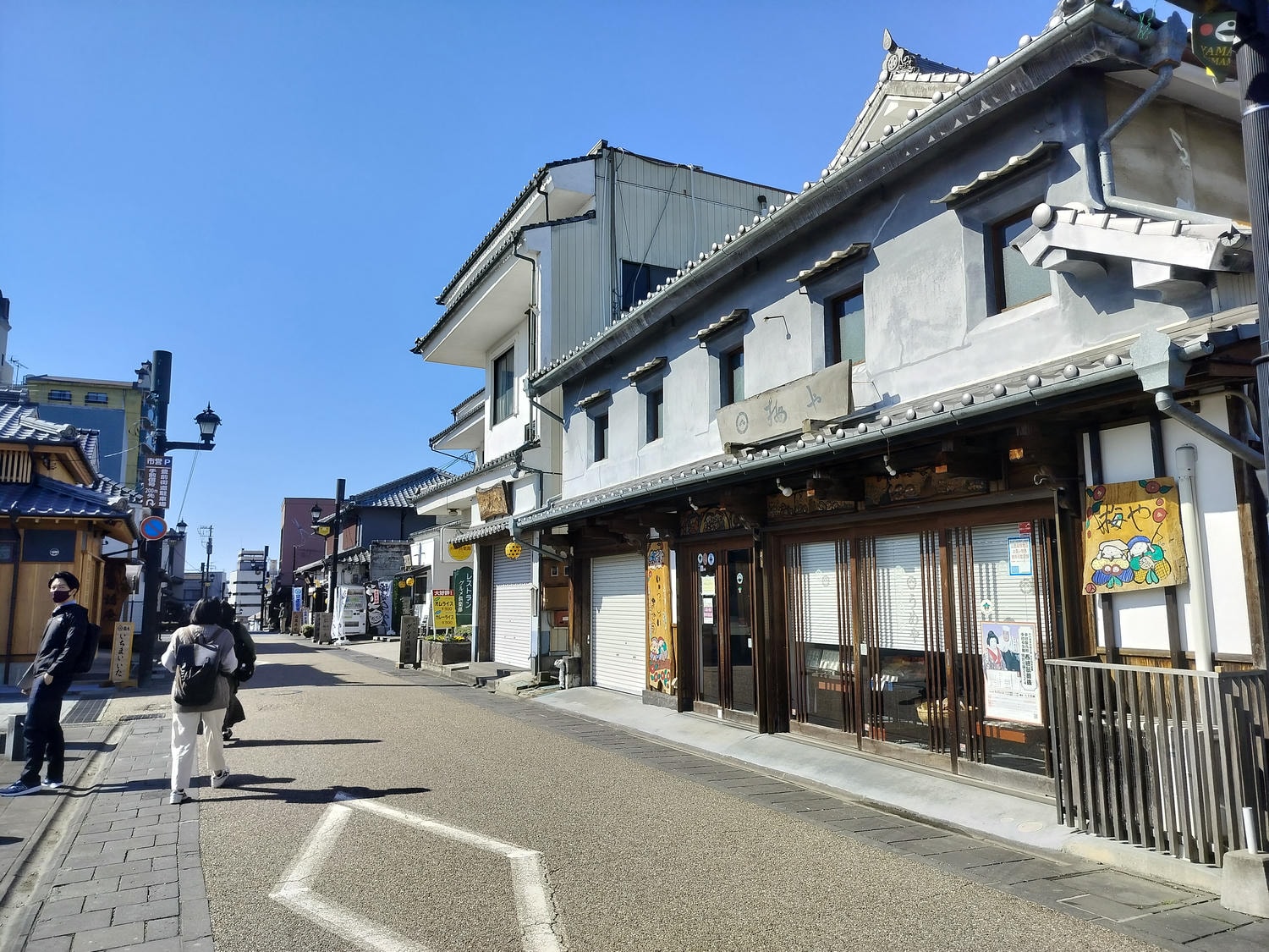 熊本自由行┃北部山鹿老街全整理!古代劇場八千代座 山鹿燈籠民藝館 買酒仙貝味噌米米惣門之旅 午餐咖啡饅頭 足浴溫泉 - 第3張圖 熊本自由行┃北部山鹿老街全整理!古代劇場八千代座 山鹿燈籠民藝館 買酒仙貝味噌米米惣門之旅 午餐咖啡饅頭 足浴溫泉