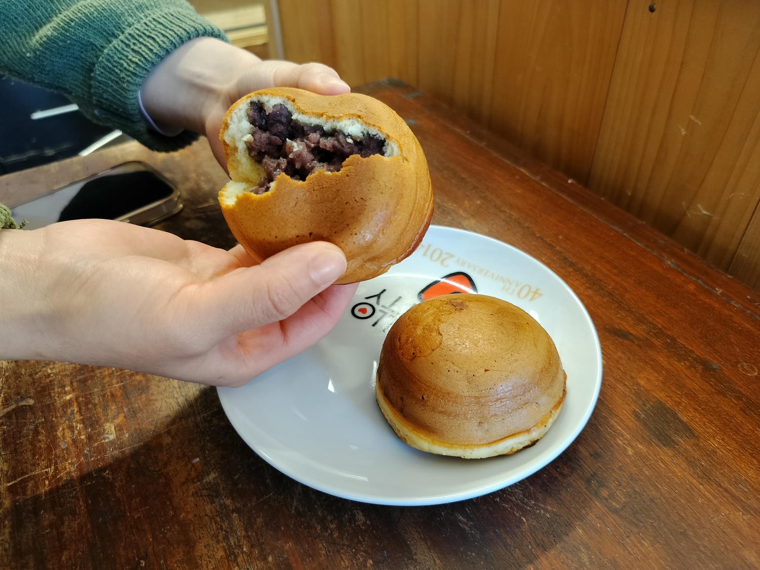 熊本自由行┃北部山鹿老街全整理!古代劇場八千代座 山鹿燈籠民藝館 買酒仙貝味噌米米惣門之旅 午餐咖啡饅頭 足浴溫泉 - 第31張圖 熊本自由行┃北部山鹿老街全整理!古代劇場八千代座 山鹿燈籠民藝館 買酒仙貝味噌米米惣門之旅 午餐咖啡饅頭 足浴溫泉