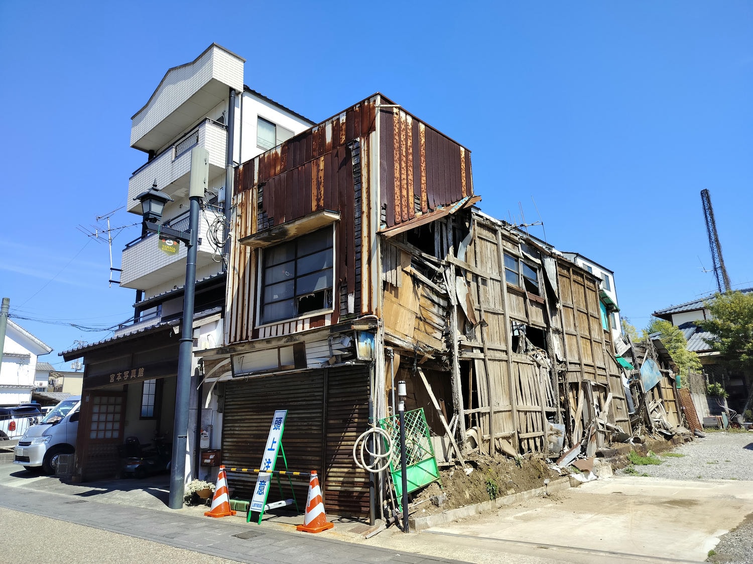 熊本自由行┃北部山鹿老街全整理!古代劇場八千代座 山鹿燈籠民藝館 買酒仙貝味噌米米惣門之旅 午餐咖啡饅頭 足浴溫泉 - 第4張圖 熊本自由行┃北部山鹿老街全整理!古代劇場八千代座 山鹿燈籠民藝館 買酒仙貝味噌米米惣門之旅 午餐咖啡饅頭 足浴溫泉