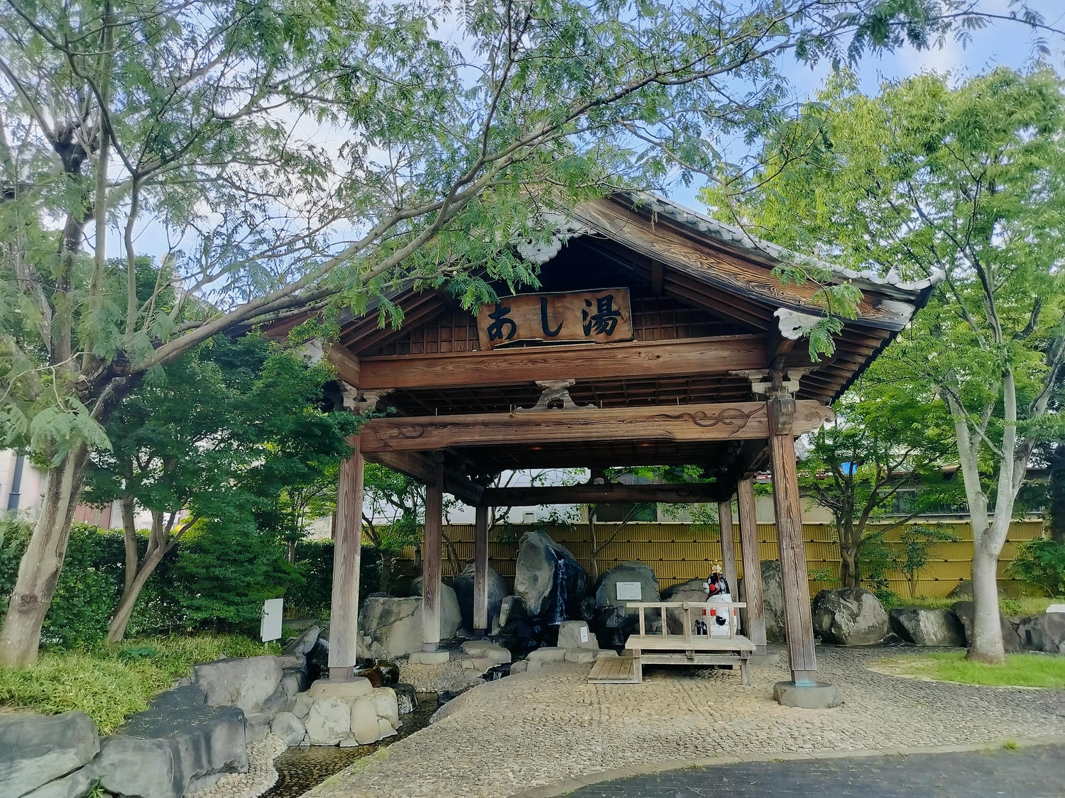 熊本自由行┃北部山鹿老街全整理!古代劇場八千代座 山鹿燈籠民藝館 買酒仙貝味噌米米惣門之旅 午餐咖啡饅頭 足浴溫泉 - 第68張圖 熊本自由行┃北部山鹿老街全整理!古代劇場八千代座 山鹿燈籠民藝館 買酒仙貝味噌米米惣門之旅 午餐咖啡饅頭 足浴溫泉