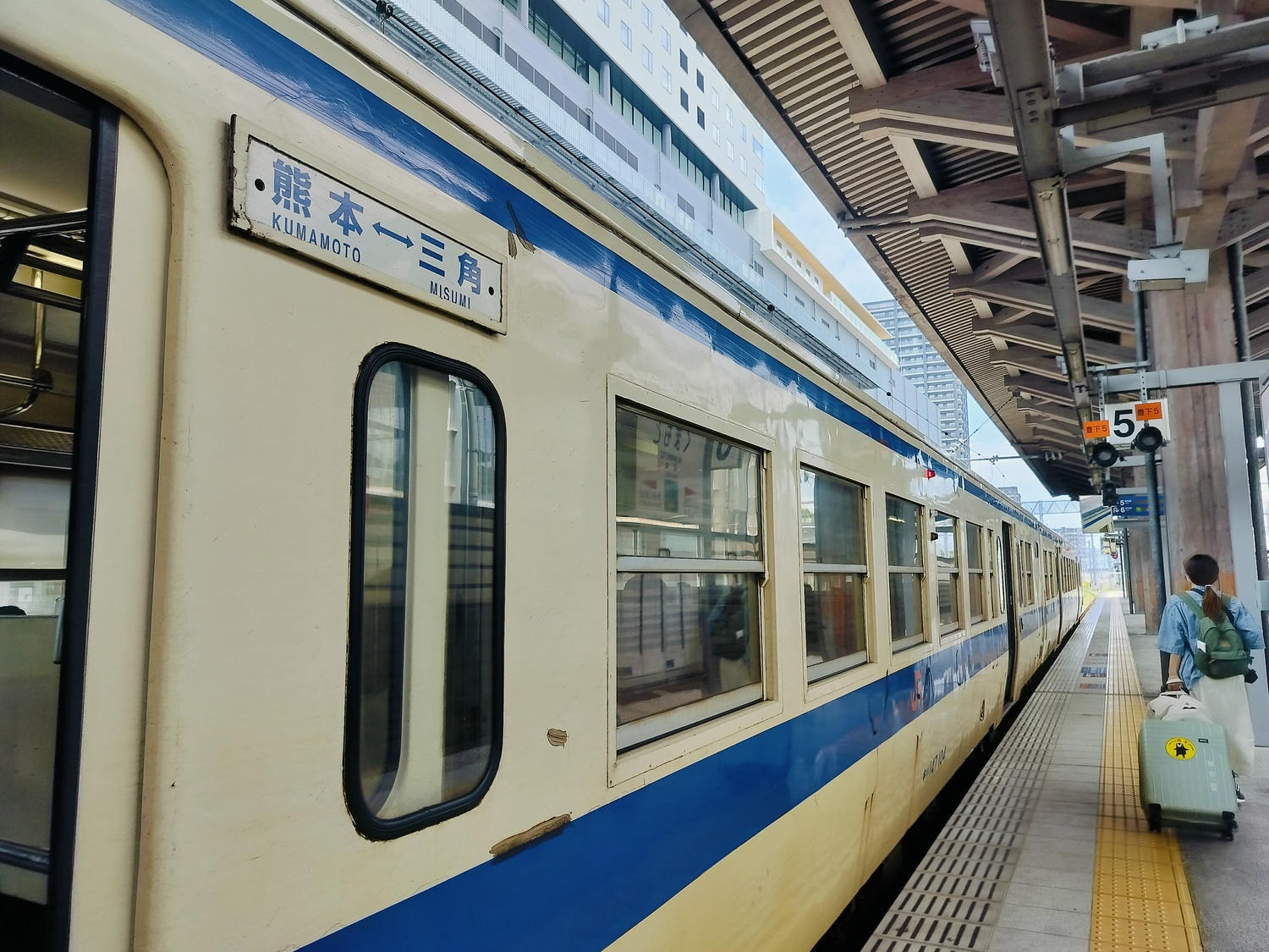 熊本自由行天草┃市區櫻町客運巴士or熊本站列車 野生海豚超可愛 海鮮蔵吃燒烤 L’isola購物 天草寶島線船三角站A列車 - 第12張圖 熊本自由行天草┃市區櫻町客運巴士or熊本站列車 野生海豚超可愛 海鮮蔵吃燒烤 L’isola購物 天草寶島線船三角站A列車