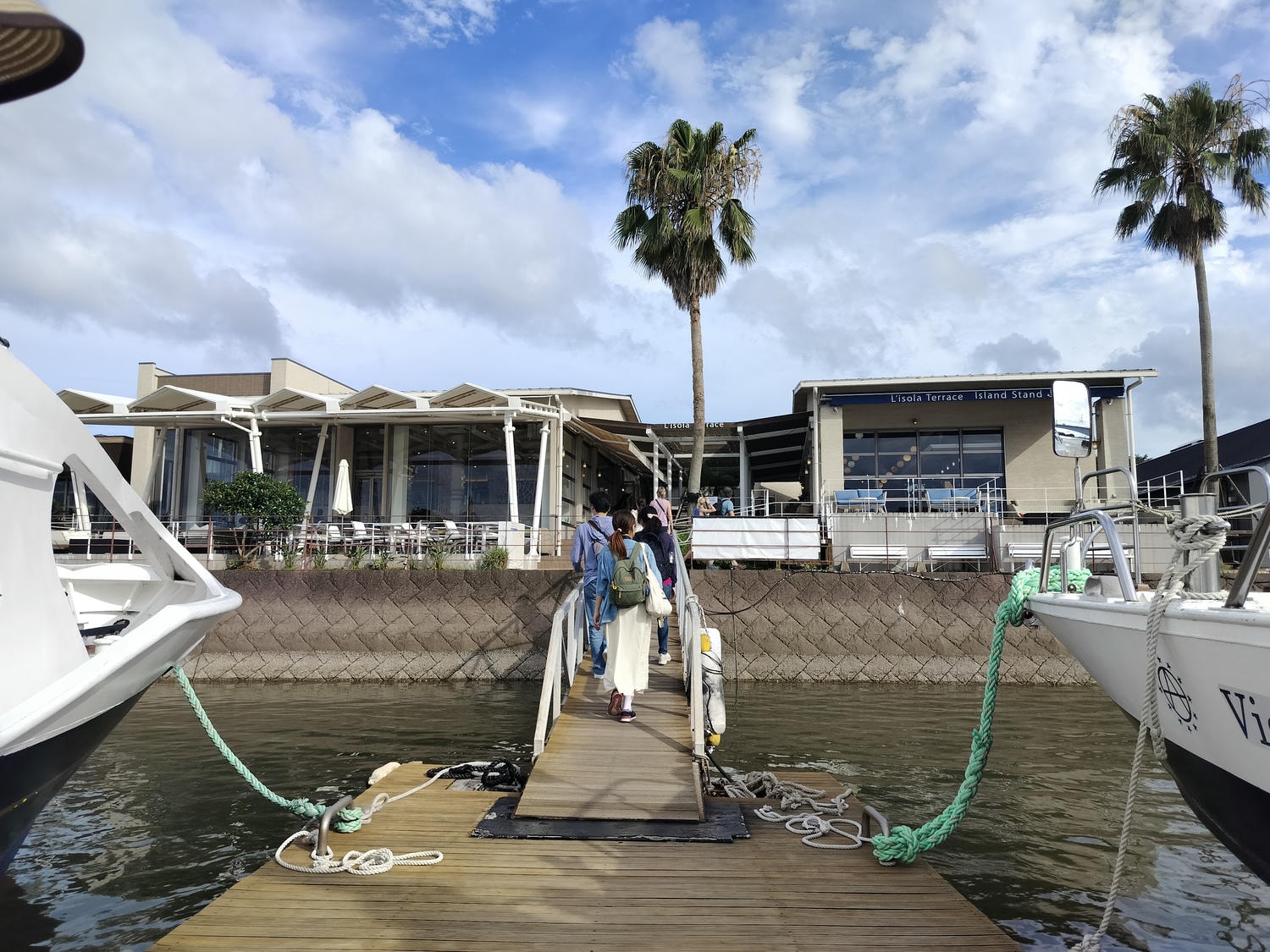 熊本自由行天草┃市區櫻町客運巴士or熊本站列車 野生海豚超可愛 海鮮蔵吃燒烤 L’isola購物 天草寶島線船三角站A列車 - 第28張圖 熊本自由行天草┃市區櫻町客運巴士or熊本站列車 野生海豚超可愛 海鮮蔵吃燒烤 L’isola購物 天草寶島線船三角站A列車