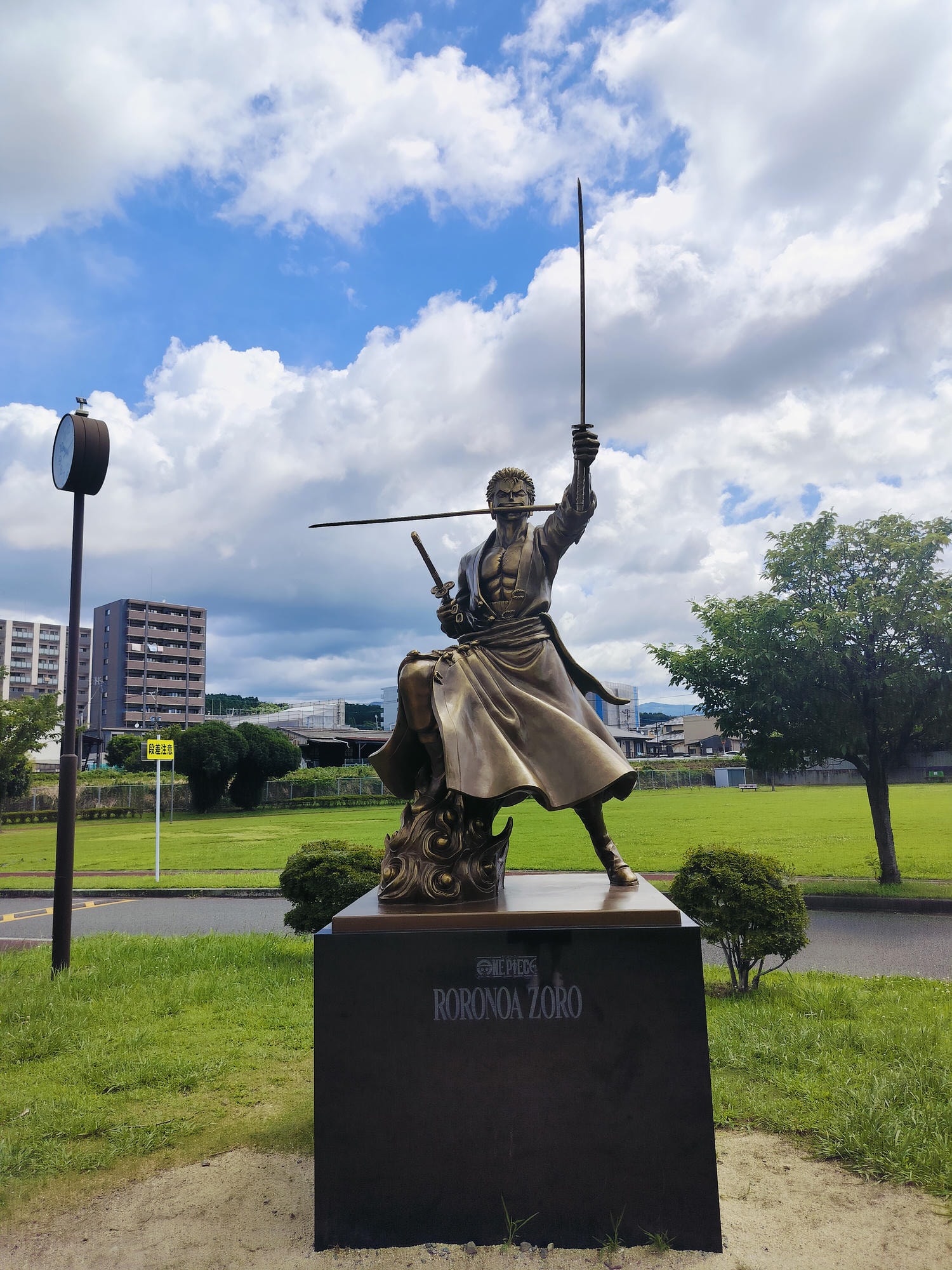 熊本景點┃草帽海賊團10座銅像捕獲 熊本自由行海賊迷 高森佛朗基縣廳魯夫 萌之里娜美 索隆喬巴香吉士 布魯克騙人布