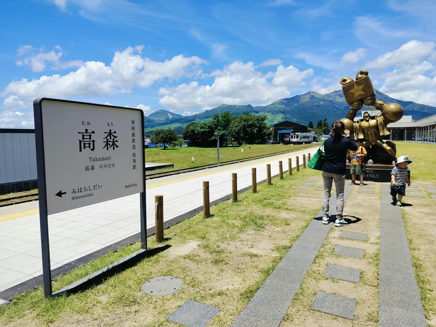 熊本景點┃草帽海賊團10座銅像捕獲 熊本自由行海賊迷 高森佛朗基縣廳魯夫 萌之里娜美 索隆喬巴香吉士 布魯克騙人布