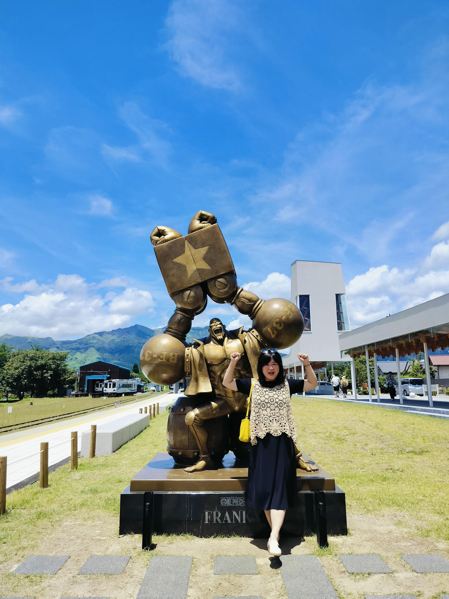 熊本景點┃草帽海賊團10座銅像捕獲 熊本自由行海賊迷 高森佛朗基縣廳魯夫 萌之里娜美 索隆喬巴香吉士 布魯克騙人布