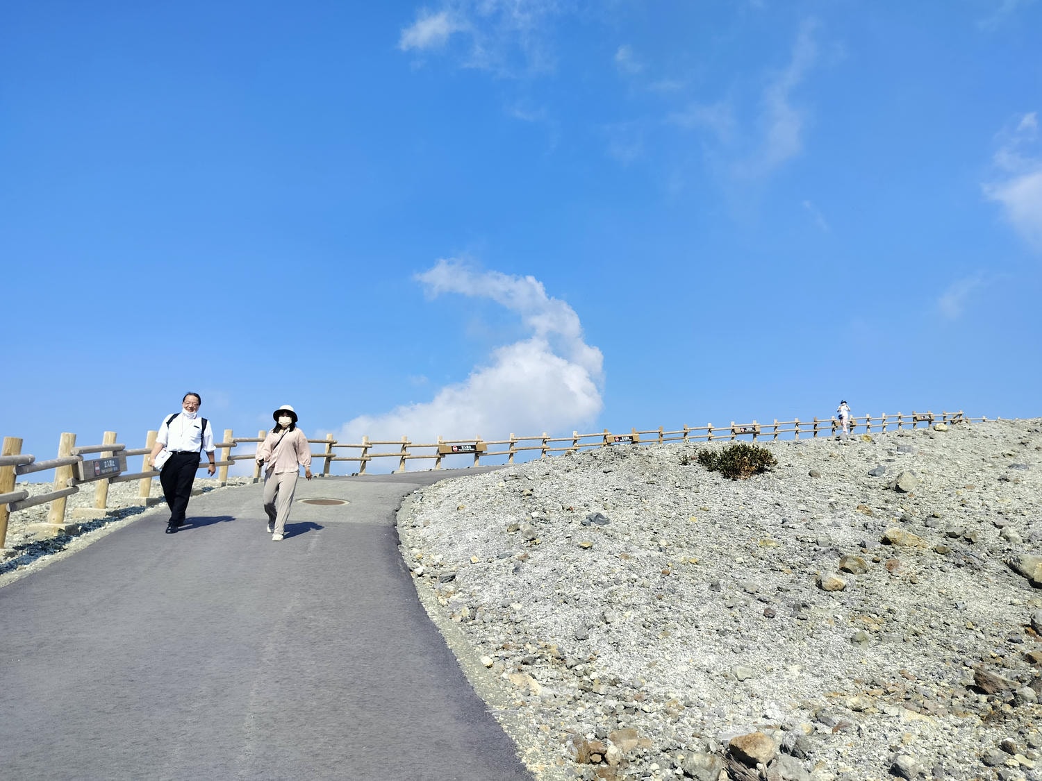 熊本景點阿蘇自由行┃交通整理!近看震撼阿蘇中岳火山口噴煙 騎馬欣賞阿蘇草千里濱草原 douce Nucca赤牛漢堡排 - 第54張圖 熊本景點阿蘇自由行┃交通整理!近看震撼阿蘇中岳火山口噴煙 騎馬欣賞阿蘇草千里濱草原 douce Nucca赤牛漢堡排