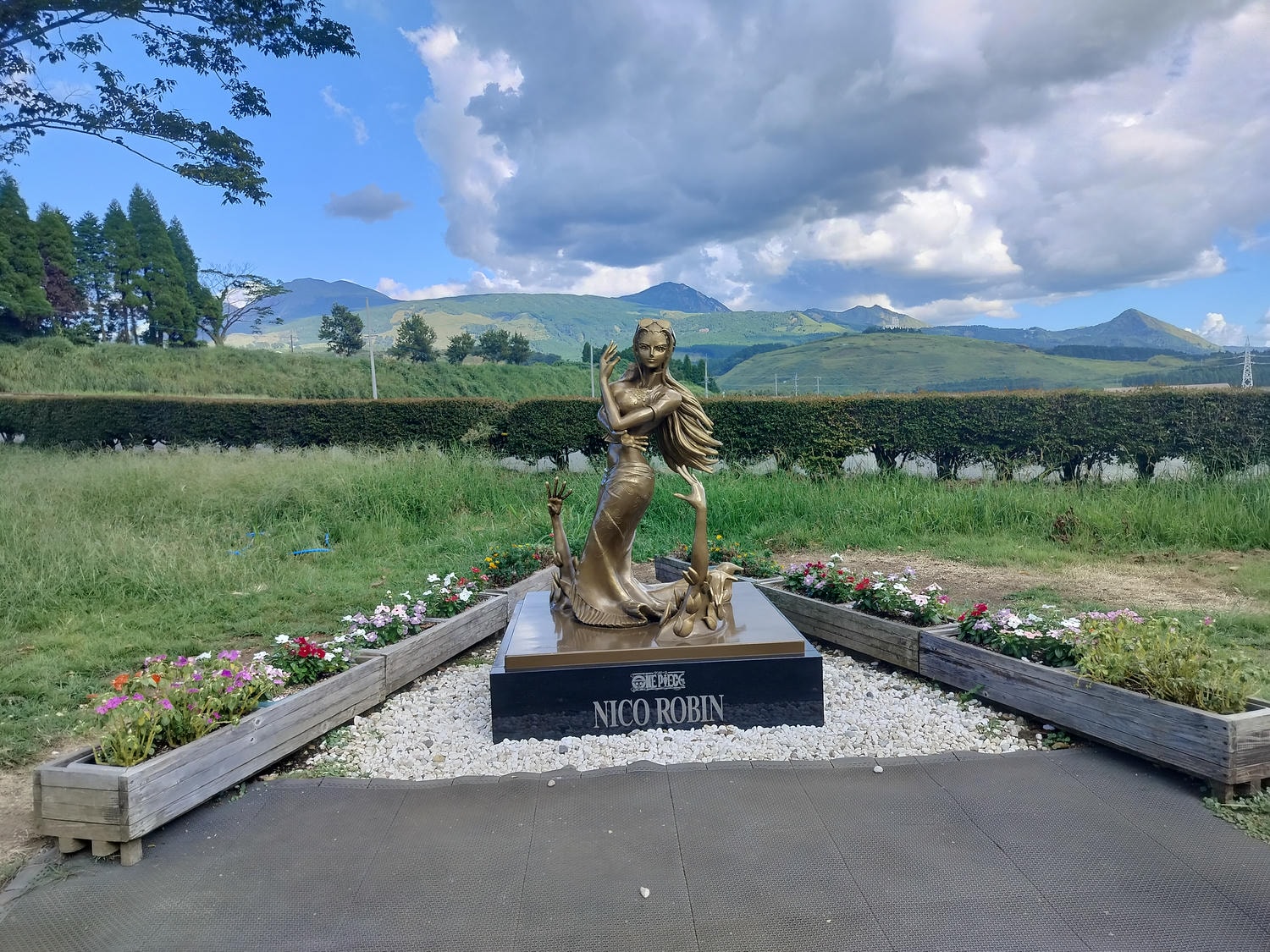 熊本景點┃草帽海賊團10座銅像捕獲 熊本自由行海賊迷 高森佛朗基縣廳魯夫 萌之里娜美 索隆喬巴香吉士 布魯克騙人布