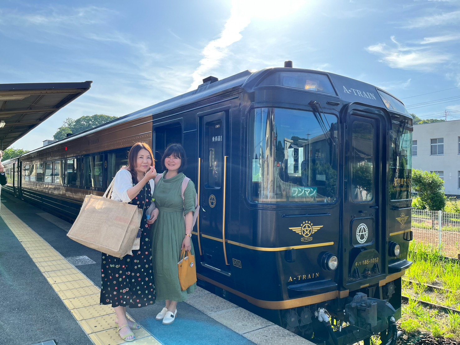 熊本自由行天草┃市區櫻町客運巴士or熊本站列車 野生海豚超可愛 海鮮蔵吃燒烤 L’isola購物 天草寶島線船三角站A列車 - 第2張圖 熊本自由行天草┃市區櫻町客運巴士or熊本站列車 野生海豚超可愛 海鮮蔵吃燒烤 L’isola購物 天草寶島線船三角站A列車