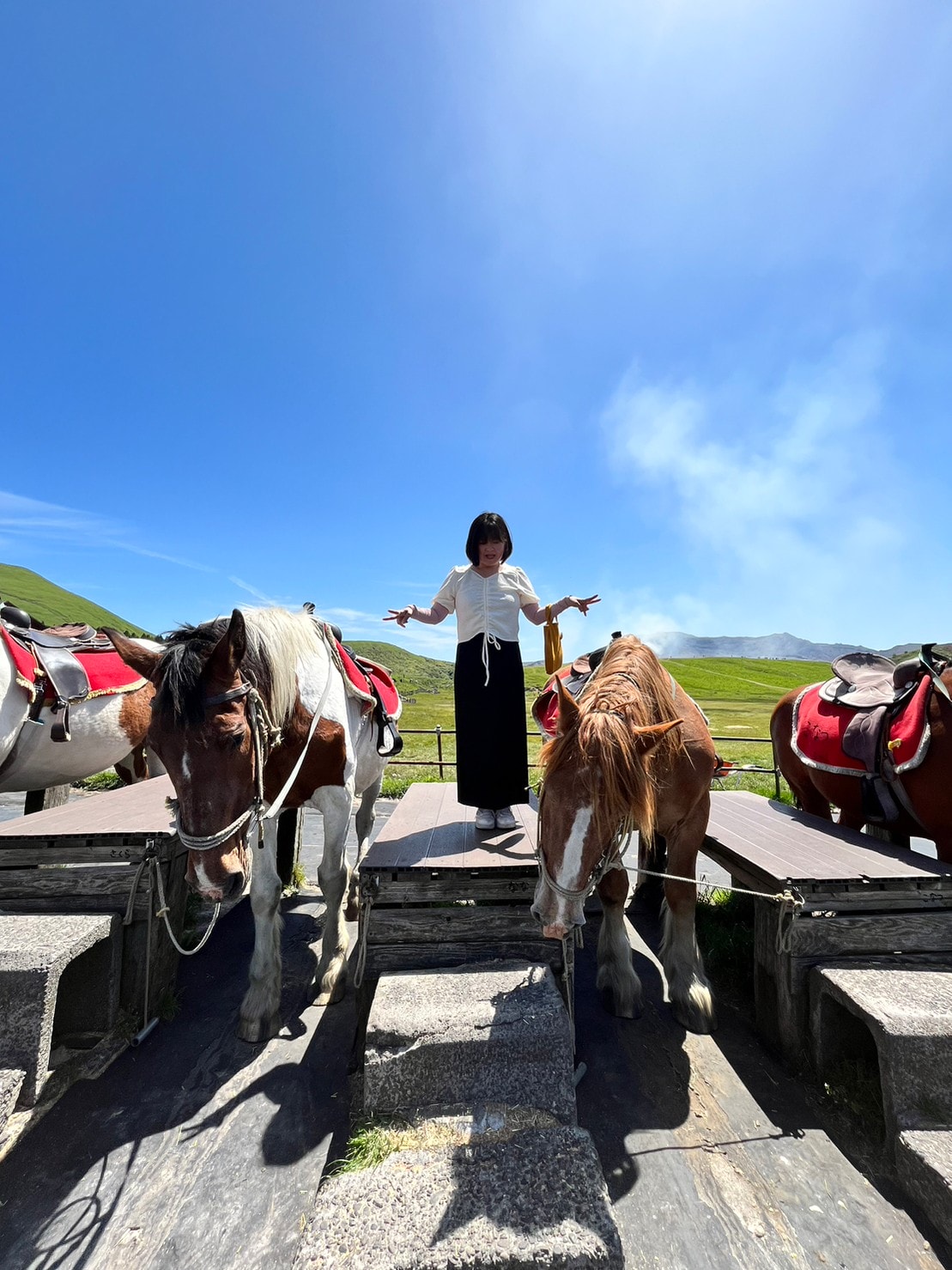 熊本景點阿蘇自由行┃交通整理!近看震撼阿蘇中岳火山口噴煙 騎馬欣賞阿蘇草千里濱草原 douce Nucca赤牛漢堡排 - 第9張圖 熊本景點阿蘇自由行┃交通整理!近看震撼阿蘇中岳火山口噴煙 騎馬欣賞阿蘇草千里濱草原 douce Nucca赤牛漢堡排