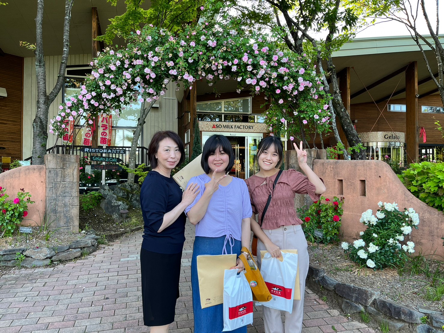 熊本阿蘇景點┃得獎阿蘇鮮奶「阿部牧場」觀光工廠奶製品伴手禮走5分「阿蘇廣場飯店」(Aso Plaza Hotel) 免費接駁車 - 第39張圖 熊本阿蘇景點┃得獎阿蘇鮮奶「阿部牧場」觀光工廠奶製品伴手禮走5分「阿蘇廣場飯店」(Aso Plaza Hotel) 免費接駁車