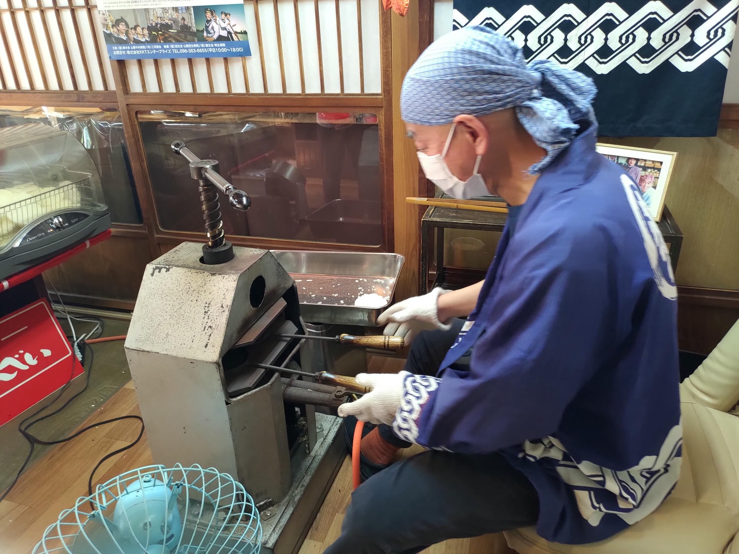 熊本自由行┃北部山鹿老街全整理!古代劇場八千代座 山鹿燈籠民藝館 買酒仙貝味噌米米惣門之旅 午餐咖啡饅頭 足浴溫泉 - 第37張圖 熊本自由行┃北部山鹿老街全整理!古代劇場八千代座 山鹿燈籠民藝館 買酒仙貝味噌米米惣門之旅 午餐咖啡饅頭 足浴溫泉