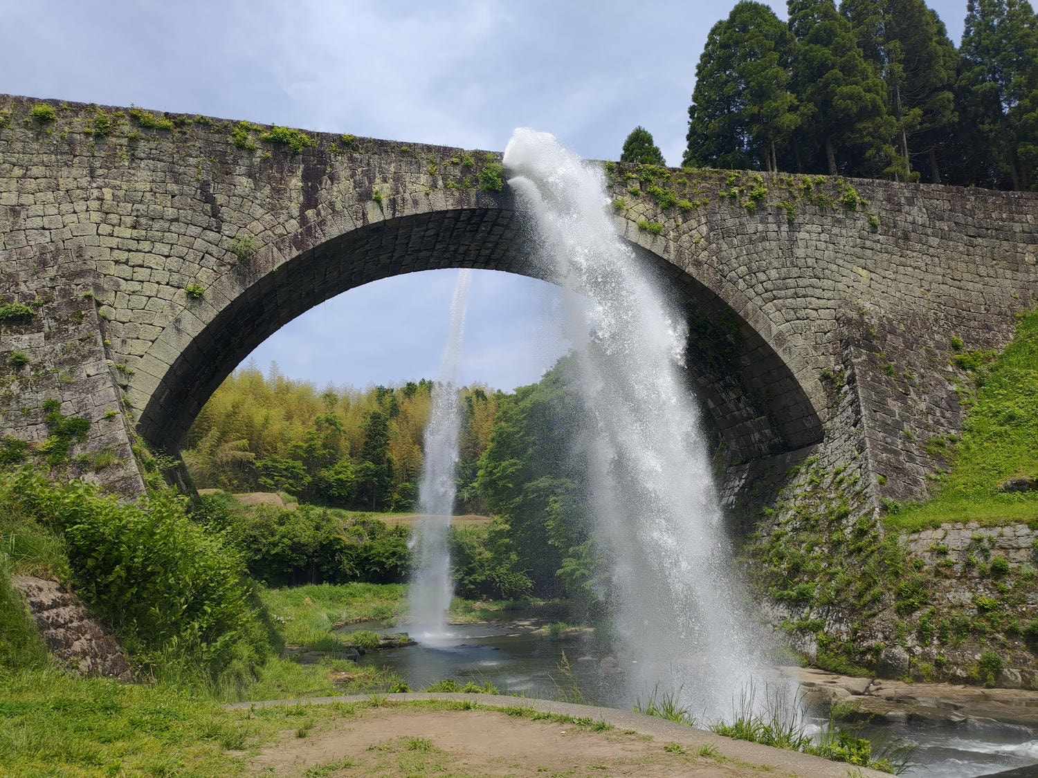 直飛熊本見證兩座國寶┃日本最南國寶建築物「青井阿蘇神社」+日本首座土木建築物國寶「通潤橋」飛瀑壯麗放水 - 第25張圖 直飛熊本見證兩座國寶┃日本最南國寶建築物「青井阿蘇神社」+日本首座土木建築物國寶「通潤橋」飛瀑壯麗放水