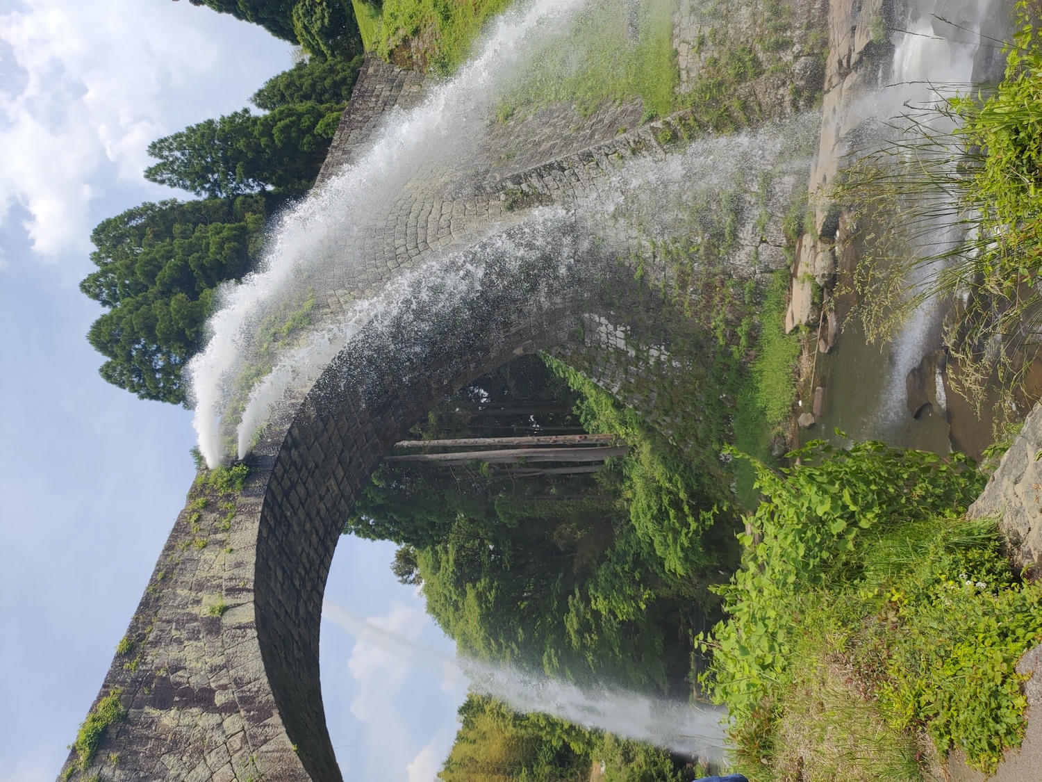 直飛熊本見證兩座國寶┃日本最南國寶建築物「青井阿蘇神社」+日本首座土木建築物國寶「通潤橋」飛瀑壯麗放水 - 第1張圖 直飛熊本見證兩座國寶┃日本最南國寶建築物「青井阿蘇神社」+日本首座土木建築物國寶「通潤橋」飛瀑壯麗放水
