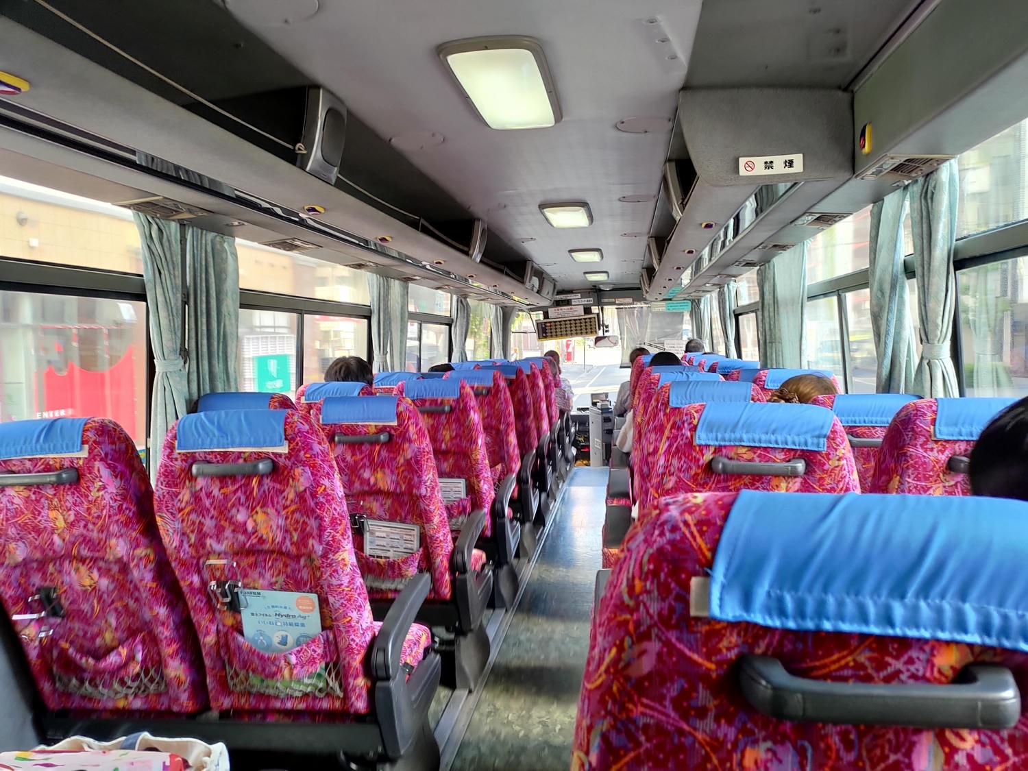 熊本自由行天草┃市區櫻町客運巴士or熊本站列車 野生海豚超可愛 海鮮蔵吃燒烤 L’isola購物 天草寶島線船三角站A列車 - 第8張圖 熊本自由行天草┃市區櫻町客運巴士or熊本站列車 野生海豚超可愛 海鮮蔵吃燒烤 L’isola購物 天草寶島線船三角站A列車