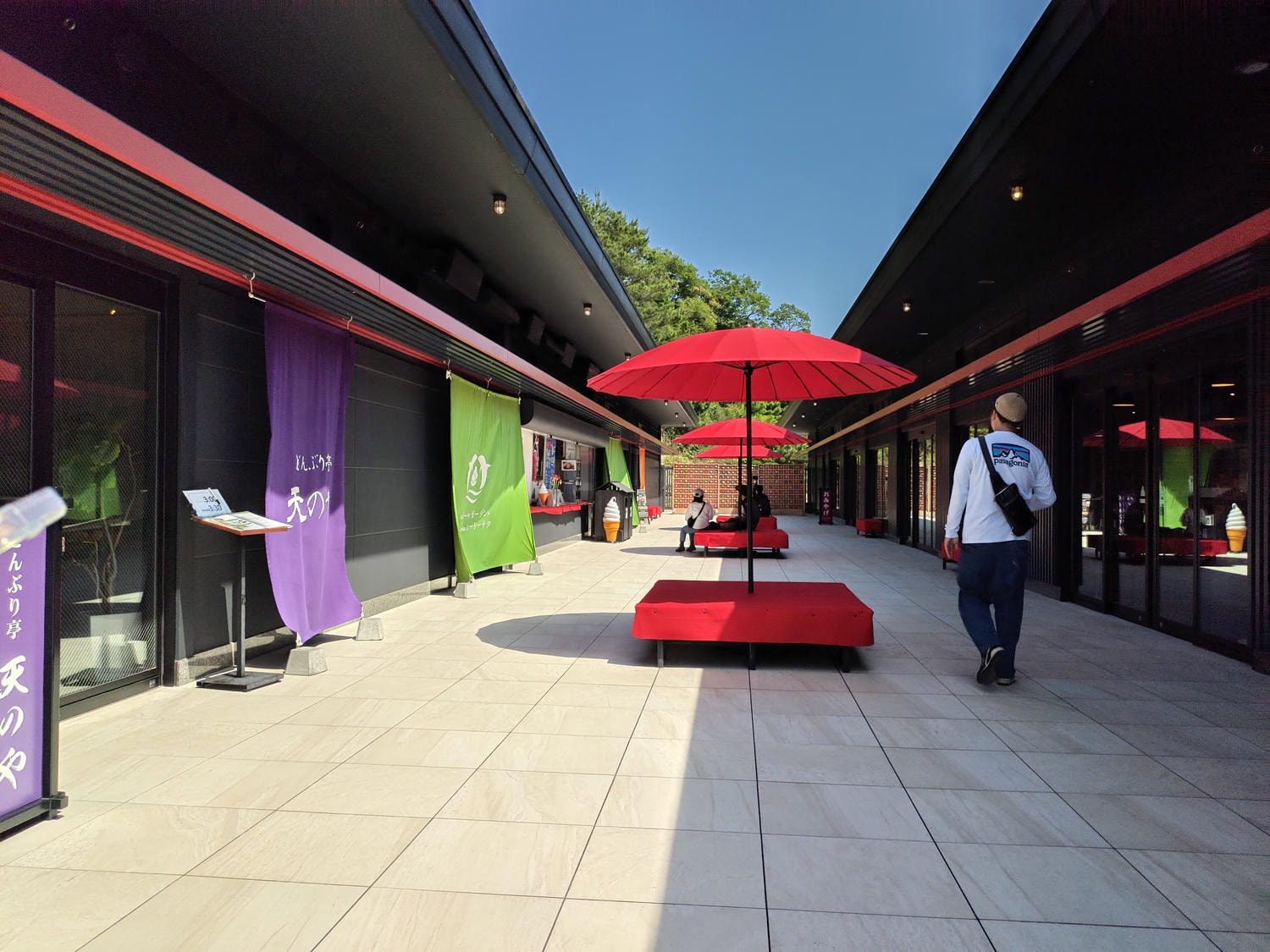 熊本自由行天草┃市區櫻町客運巴士or熊本站列車 野生海豚超可愛 海鮮蔵吃燒烤 L’isola購物 天草寶島線船三角站A列車 - 第62張圖 熊本自由行天草┃市區櫻町客運巴士or熊本站列車 野生海豚超可愛 海鮮蔵吃燒烤 L’isola購物 天草寶島線船三角站A列車