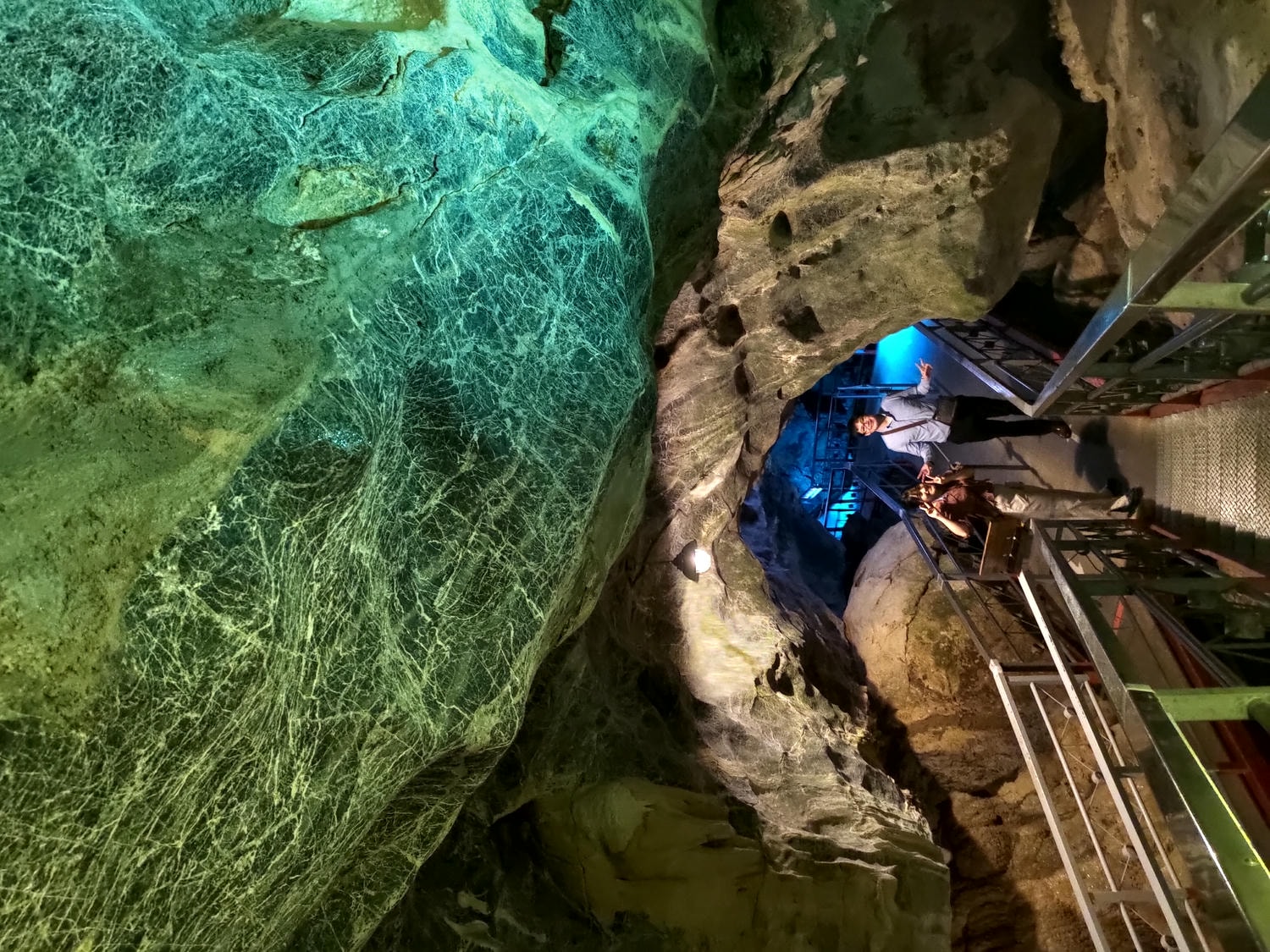 熊本南部景點┃3億年自然神秘!日本三大鐘乳石球磨村「球泉洞」很有看頭好走不怕!複合式伴手禮書店展望台 - 第19張圖 熊本南部景點┃3億年自然神秘!日本三大鐘乳石球磨村「球泉洞」很有看頭好走不怕!複合式伴手禮書店展望台