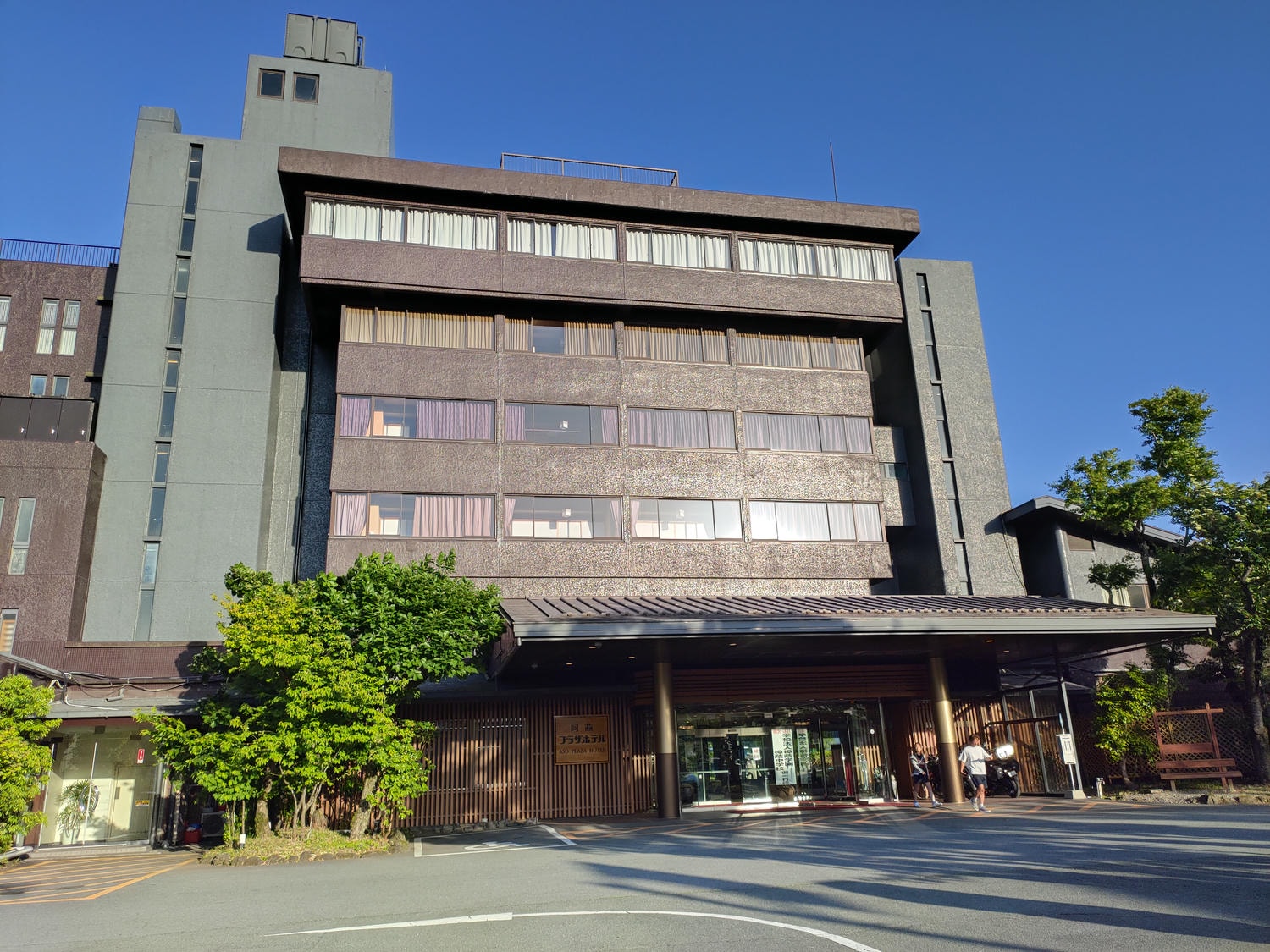 熊本阿蘇住宿┃頂樓天然溫泉絕佳田園風景「阿蘇廣場飯店」(Aso Plaza Hotel)一泊二食 VIP貴賓室品酒 免費接駁車 - 第4張圖 熊本阿蘇住宿┃頂樓天然溫泉絕佳田園風景「阿蘇廣場飯店」(Aso Plaza Hotel)一泊二食 VIP貴賓室品酒 免費接駁車