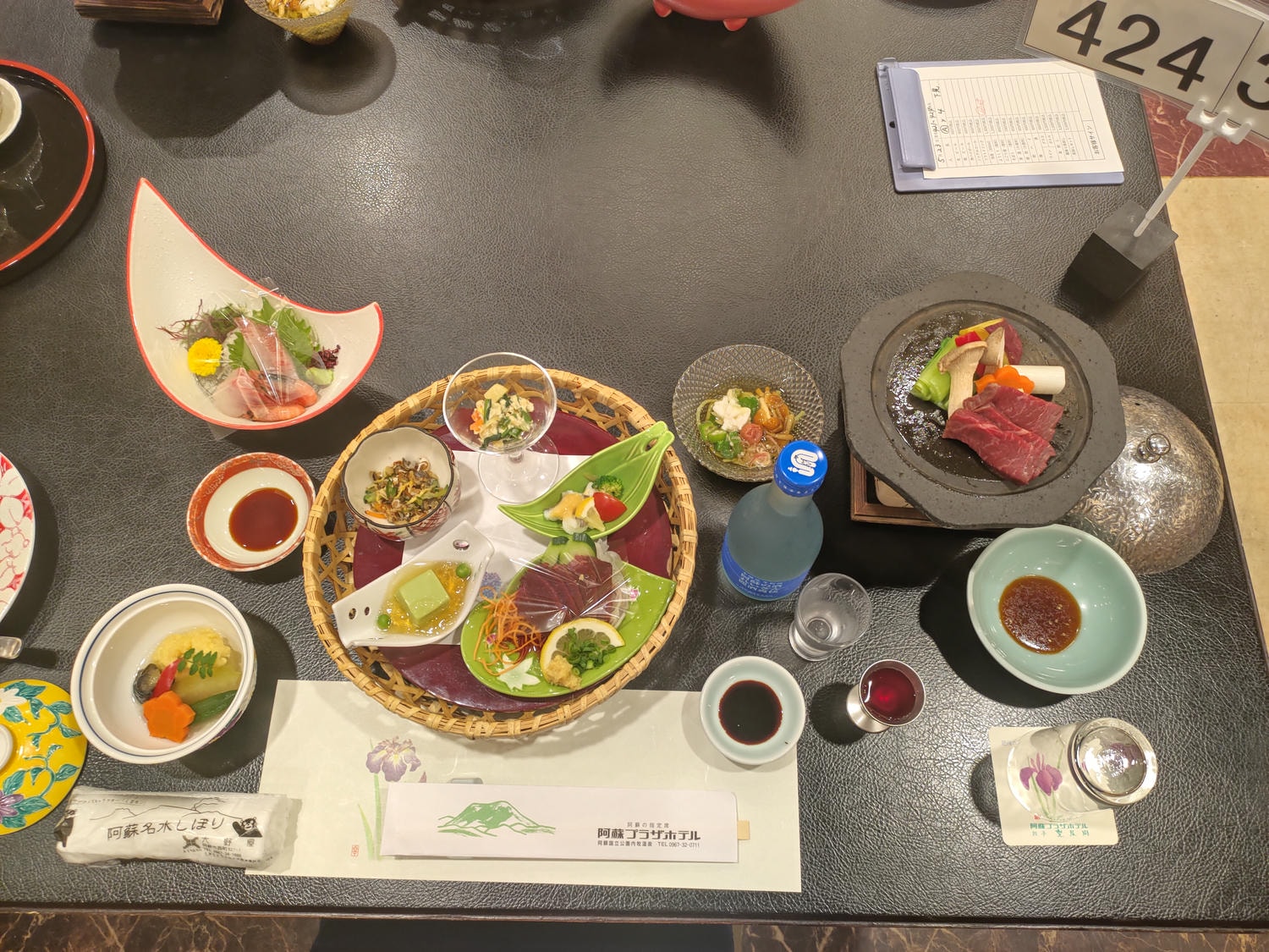 熊本阿蘇住宿┃頂樓天然溫泉絕佳田園風景「阿蘇廣場飯店」(Aso Plaza Hotel)一泊二食 VIP貴賓室品酒 免費接駁車 - 第36張圖 熊本阿蘇住宿┃頂樓天然溫泉絕佳田園風景「阿蘇廣場飯店」(Aso Plaza Hotel)一泊二食 VIP貴賓室品酒 免費接駁車