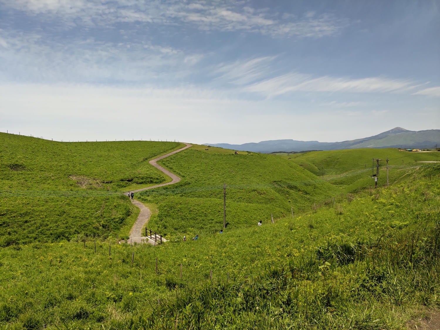 熊本景點阿蘇自由行┃交通整理!近看震撼阿蘇中岳火山口噴煙 騎馬欣賞阿蘇草千里濱草原 douce Nucca赤牛漢堡排 - 第16張圖 熊本景點阿蘇自由行┃交通整理!近看震撼阿蘇中岳火山口噴煙 騎馬欣賞阿蘇草千里濱草原 douce Nucca赤牛漢堡排