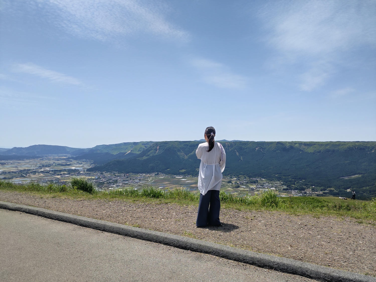 熊本景點阿蘇自由行┃交通整理!近看震撼阿蘇中岳火山口噴煙 騎馬欣賞阿蘇草千里濱草原 douce Nucca赤牛漢堡排 - 第13張圖 熊本景點阿蘇自由行┃交通整理!近看震撼阿蘇中岳火山口噴煙 騎馬欣賞阿蘇草千里濱草原 douce Nucca赤牛漢堡排