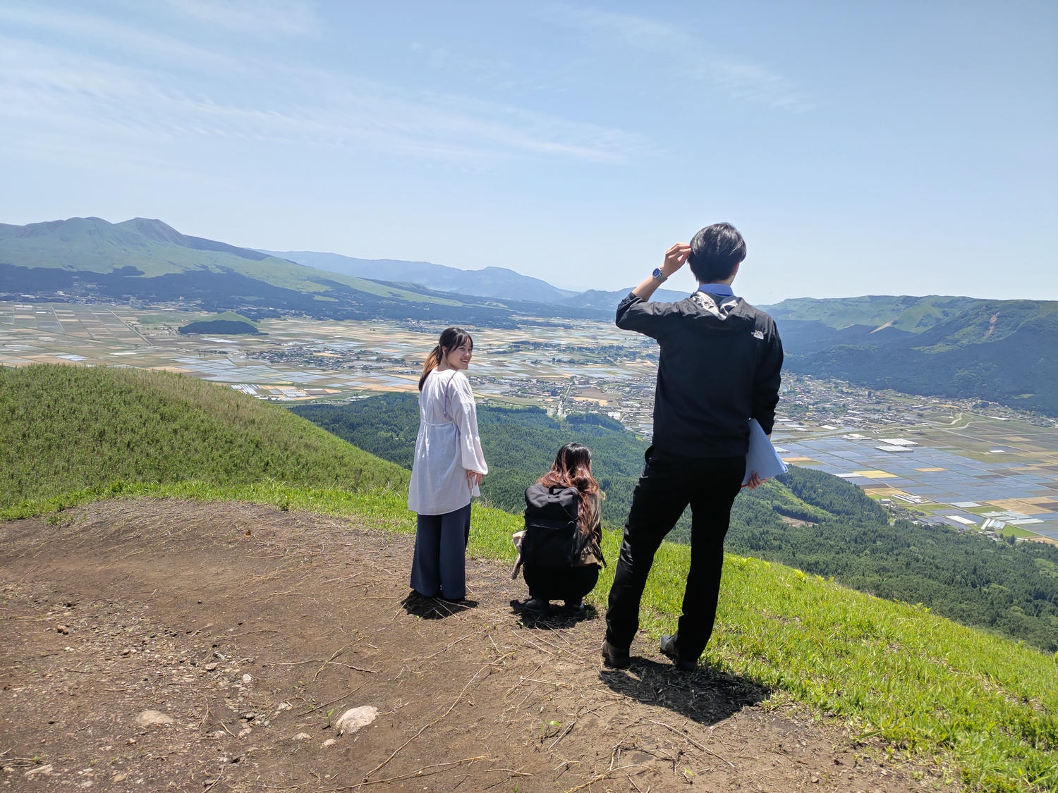 熊本景點阿蘇自由行┃交通整理!近看震撼阿蘇中岳火山口噴煙 騎馬欣賞阿蘇草千里濱草原 douce Nucca赤牛漢堡排 - 第14張圖 熊本景點阿蘇自由行┃交通整理!近看震撼阿蘇中岳火山口噴煙 騎馬欣賞阿蘇草千里濱草原 douce Nucca赤牛漢堡排