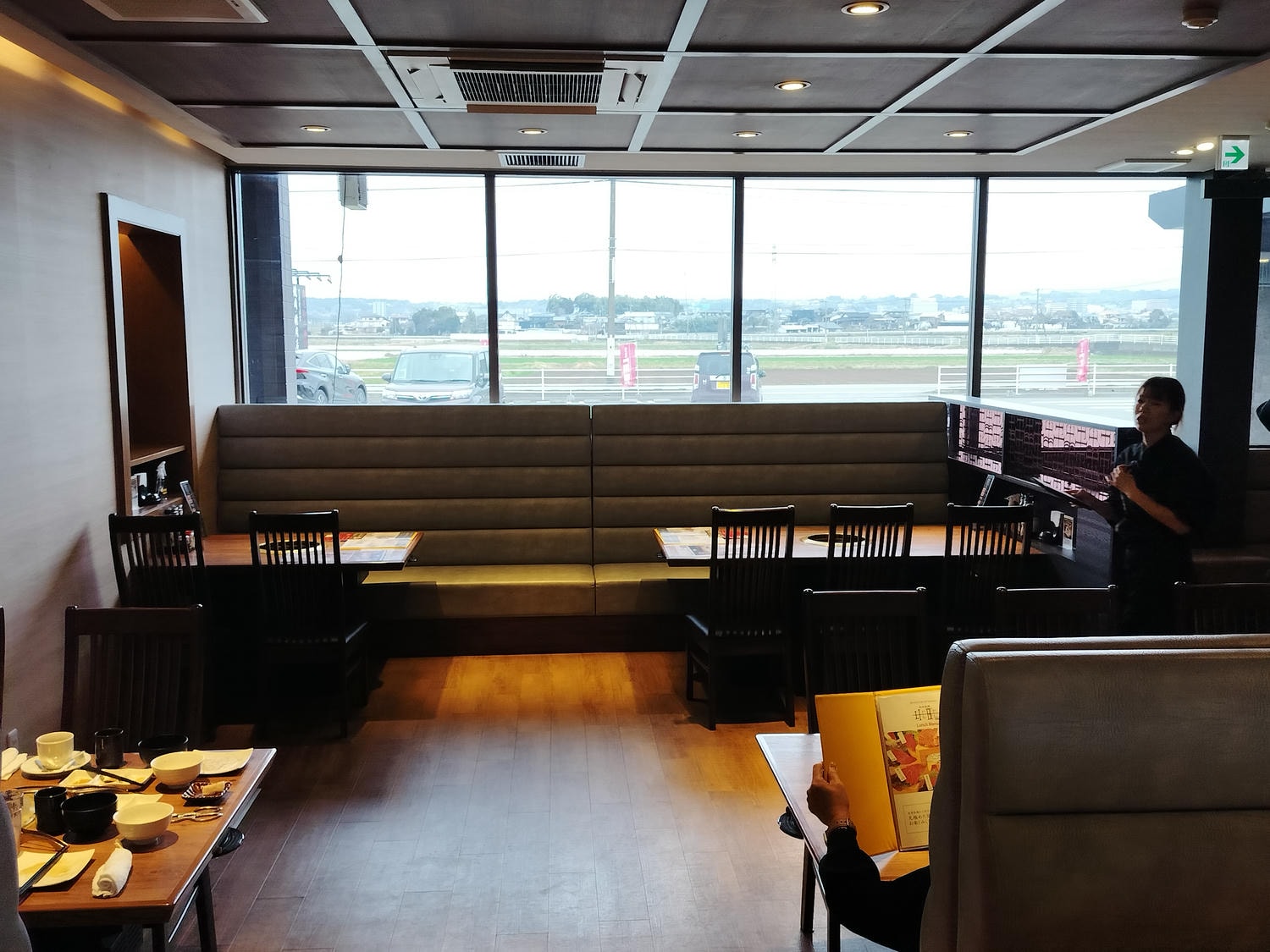 熊本餐廳┃熊本機場開車10分!和牛燒肉LIEBE大津本店(和牛焼肉リーベ)停車場 Google預約 JR熊本AMU PLAZA7樓