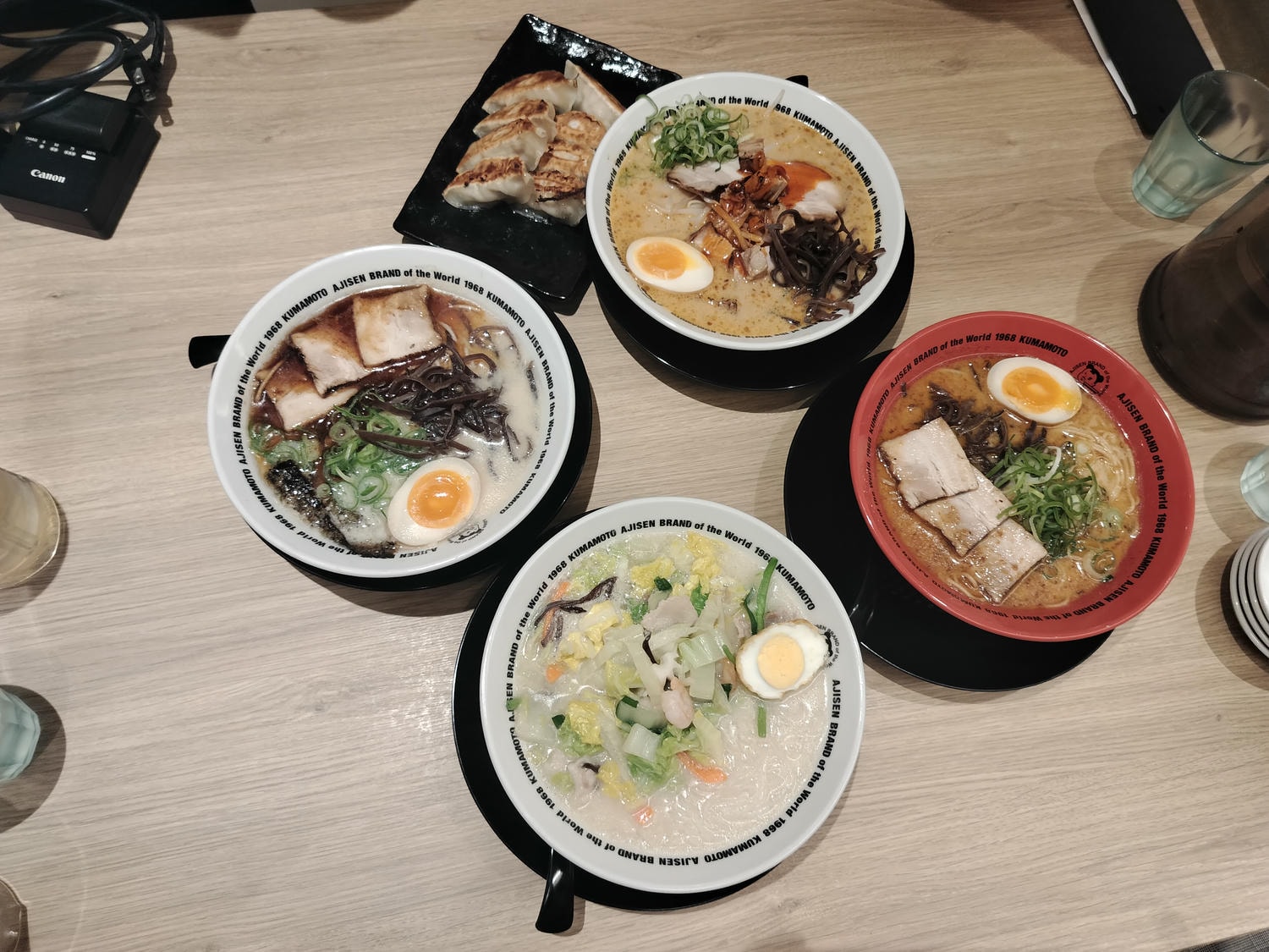 在地人帶路熊本市區拉麵┃下通商店街「黑亭拉麵」「中華風-味千拉麵」「深夜赤組拉麵580日幣超親民」鯷魚拉麵にぼらや - 第30張圖 在地人帶路熊本市區拉麵┃下通商店街「黑亭拉麵」「中華風-味千拉麵」「深夜赤組拉麵580日幣超親民」鯷魚拉麵にぼらや