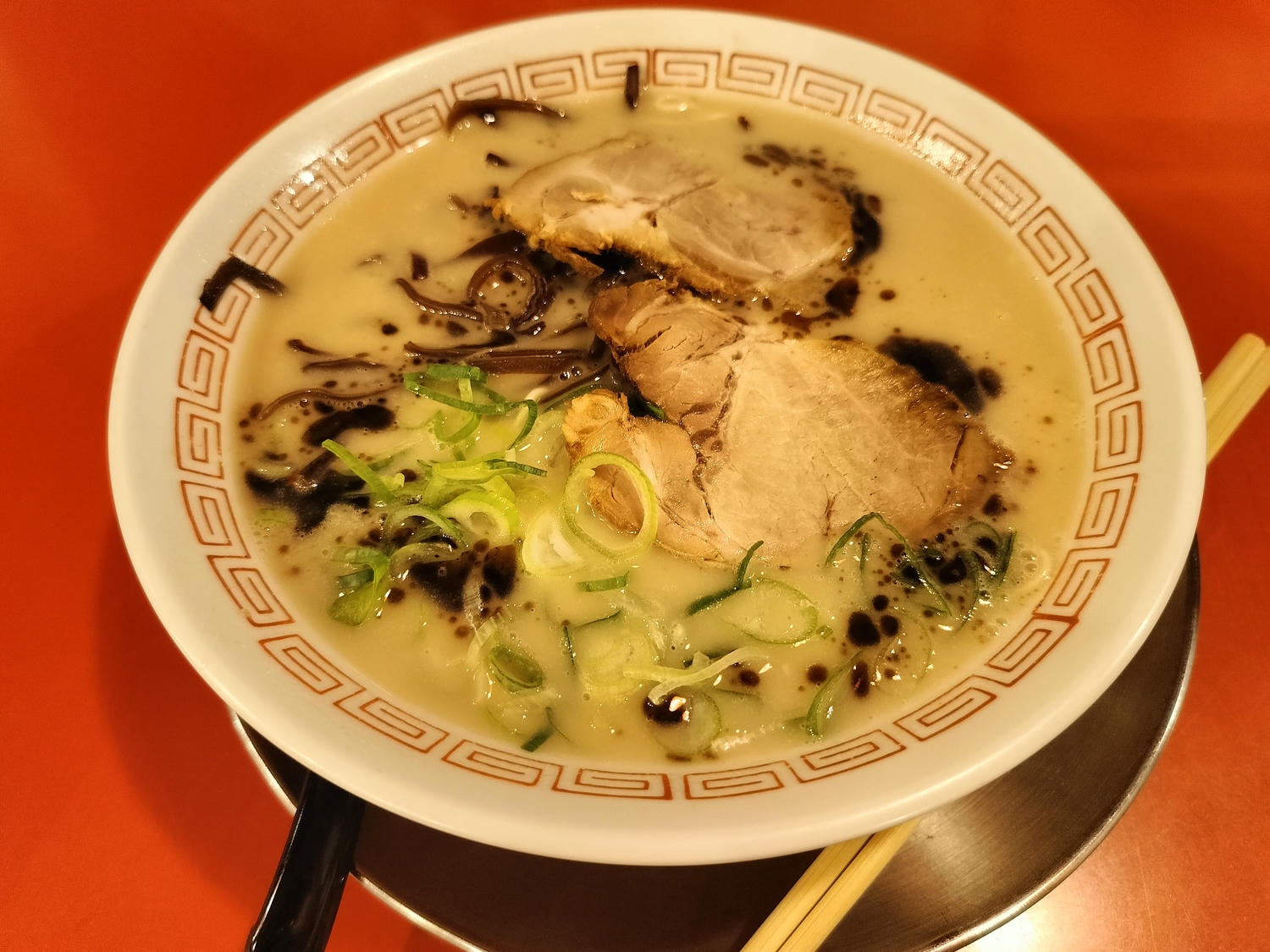 在地人帶路熊本市區拉麵┃下通商店街「黑亭拉麵」「中華風-味千拉麵」「深夜赤組拉麵580日幣超親民」鯷魚拉麵にぼらや - 第40張圖 在地人帶路熊本市區拉麵┃下通商店街「黑亭拉麵」「中華風-味千拉麵」「深夜赤組拉麵580日幣超親民」鯷魚拉麵にぼらや