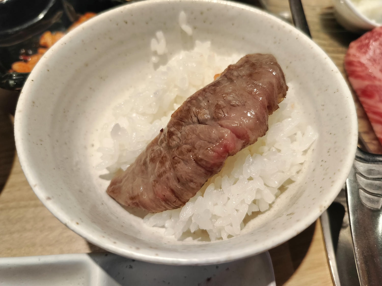 熊本餐廳┃熊本機場開車10分!和牛燒肉LIEBE大津本店(和牛焼肉リーベ)停車場 Google預約 JR熊本AMU PLAZA7樓